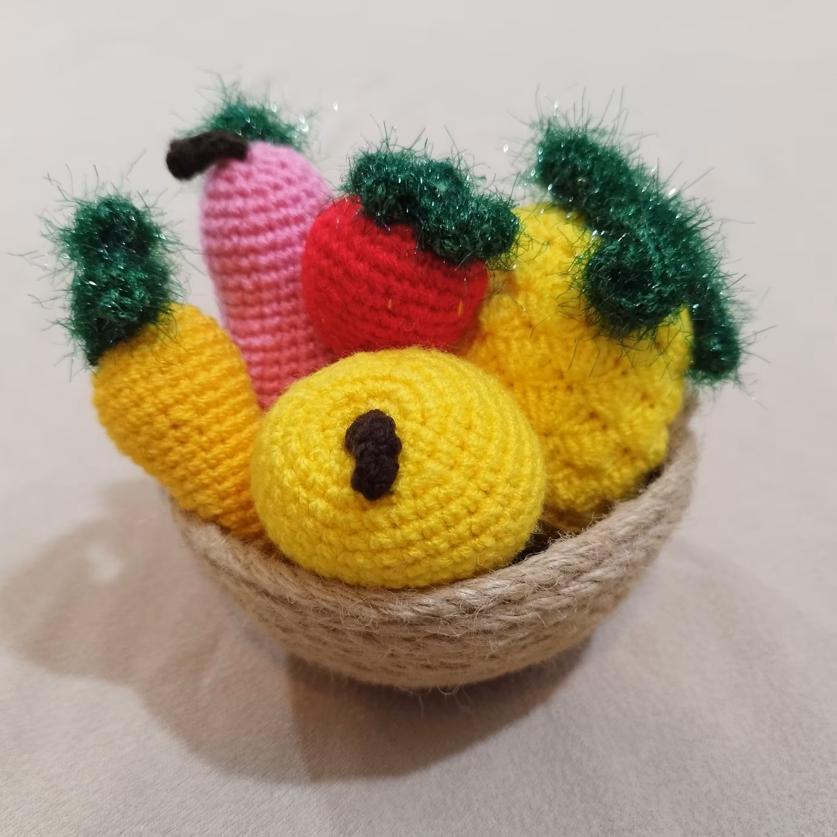 سبد میوه بافتنی تزیینی