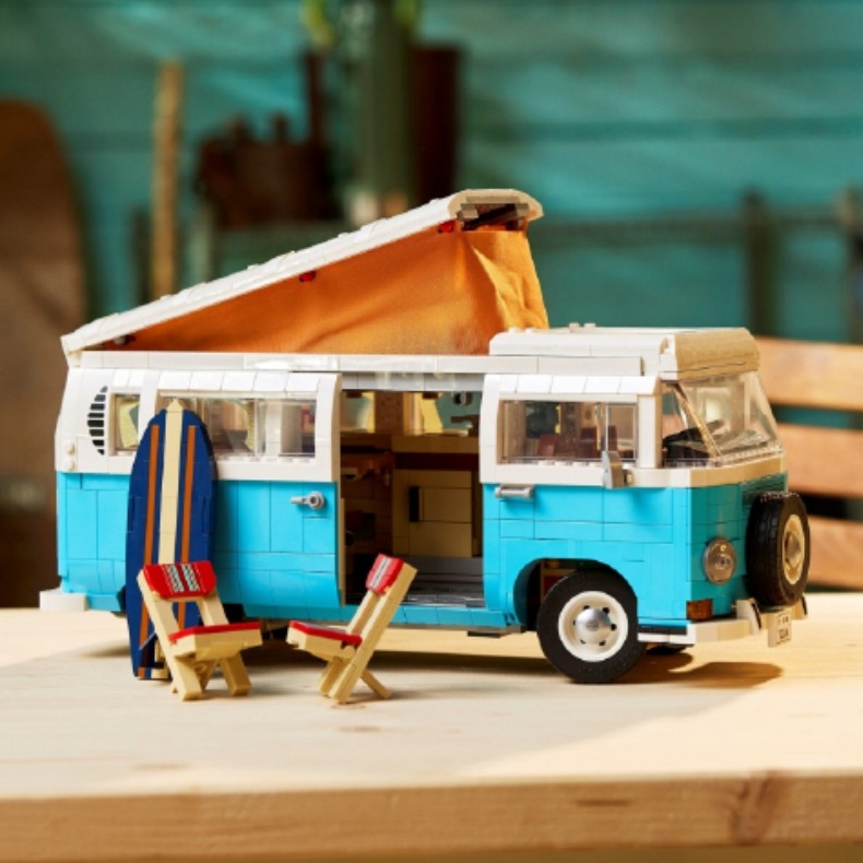 ست لگو سری کریتور اکسپرت طرح فولکس واگن کمپر تی-دو کد 10279
Lego Creator Expert Volkswagen T2 Camper Van 10279