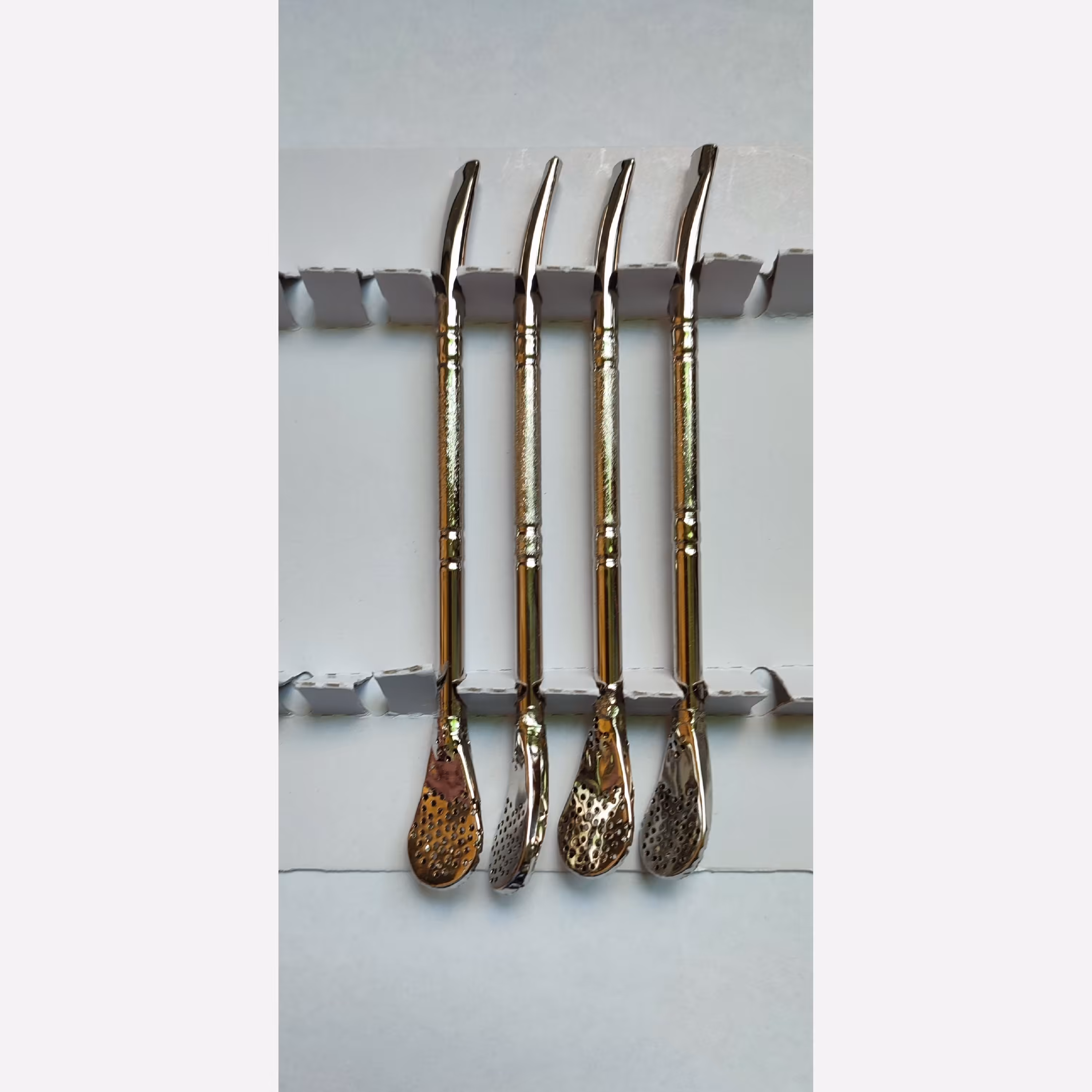 بومبیلا  (نی قاشقی مخصوص چای ماته)
