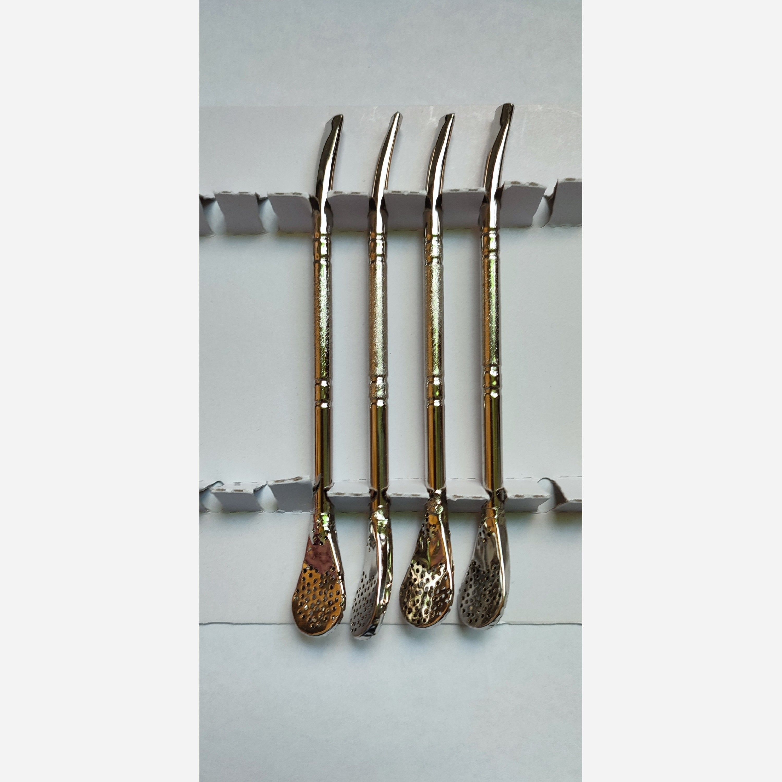 بومبیلا  (نی قاشقی مخصوص چای ماته)