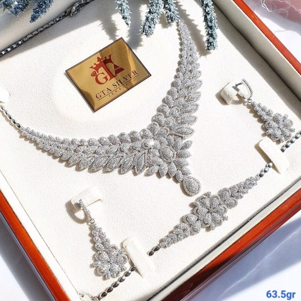 سرویس جواهری فاخر نقره با عیار 925 آبکاری طلاسفید برند معتبر gta
