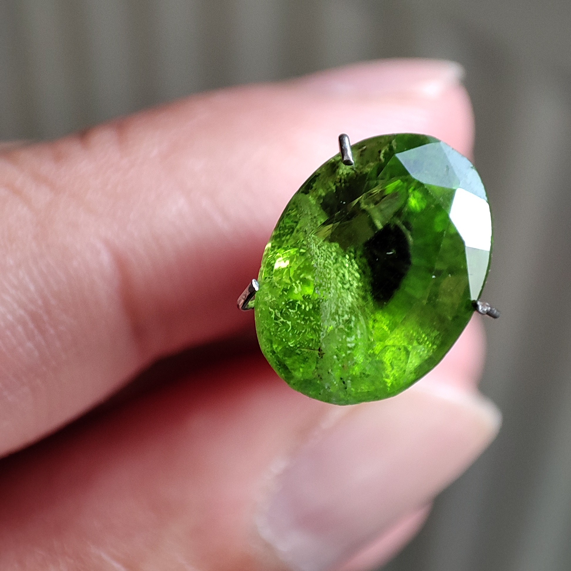 زبرجد پاکستان درجه یک 5.3 قیراطی 