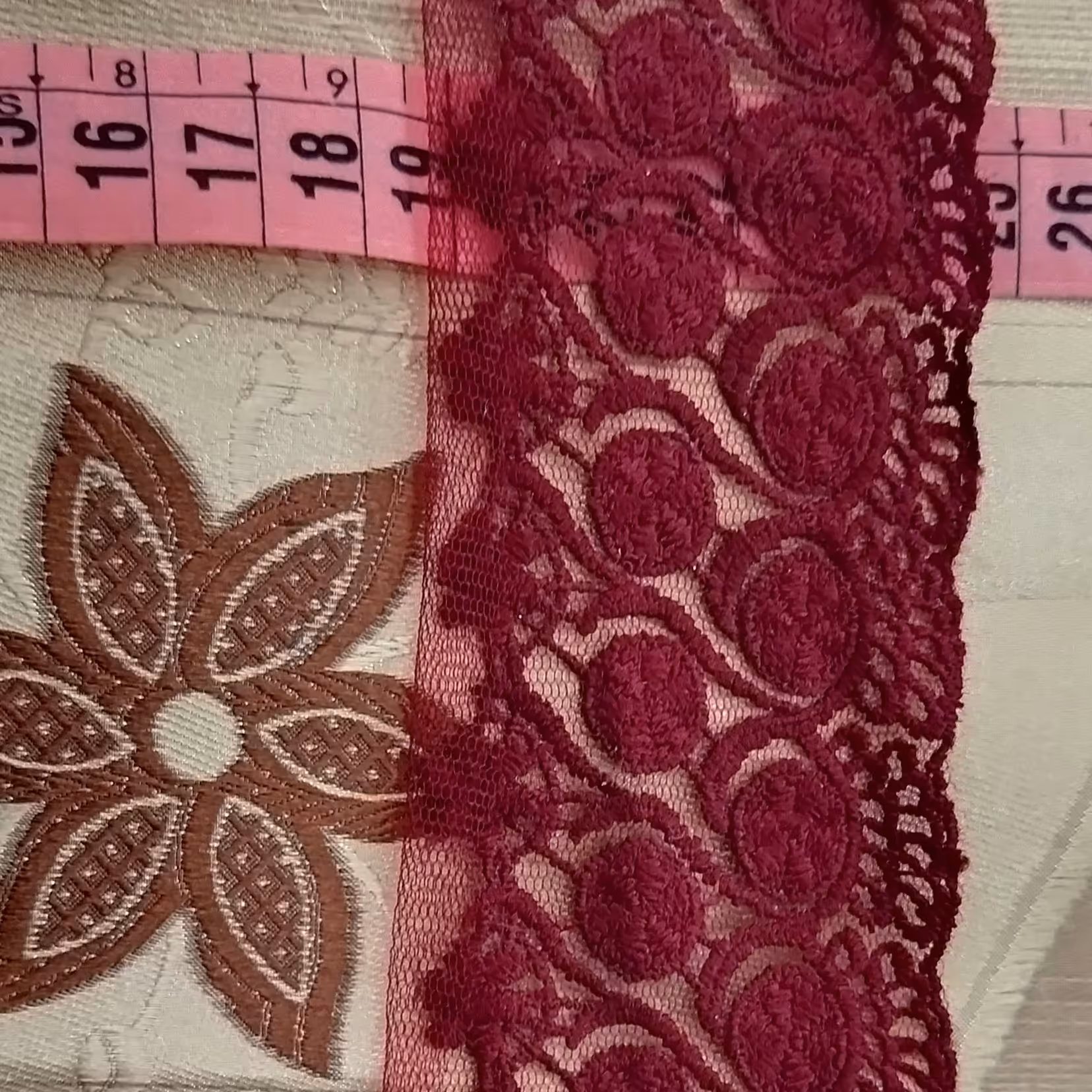حاشیه یراق زرشکی 7سانت