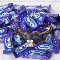 شکلات میلکی وی 500 گرمی خالص