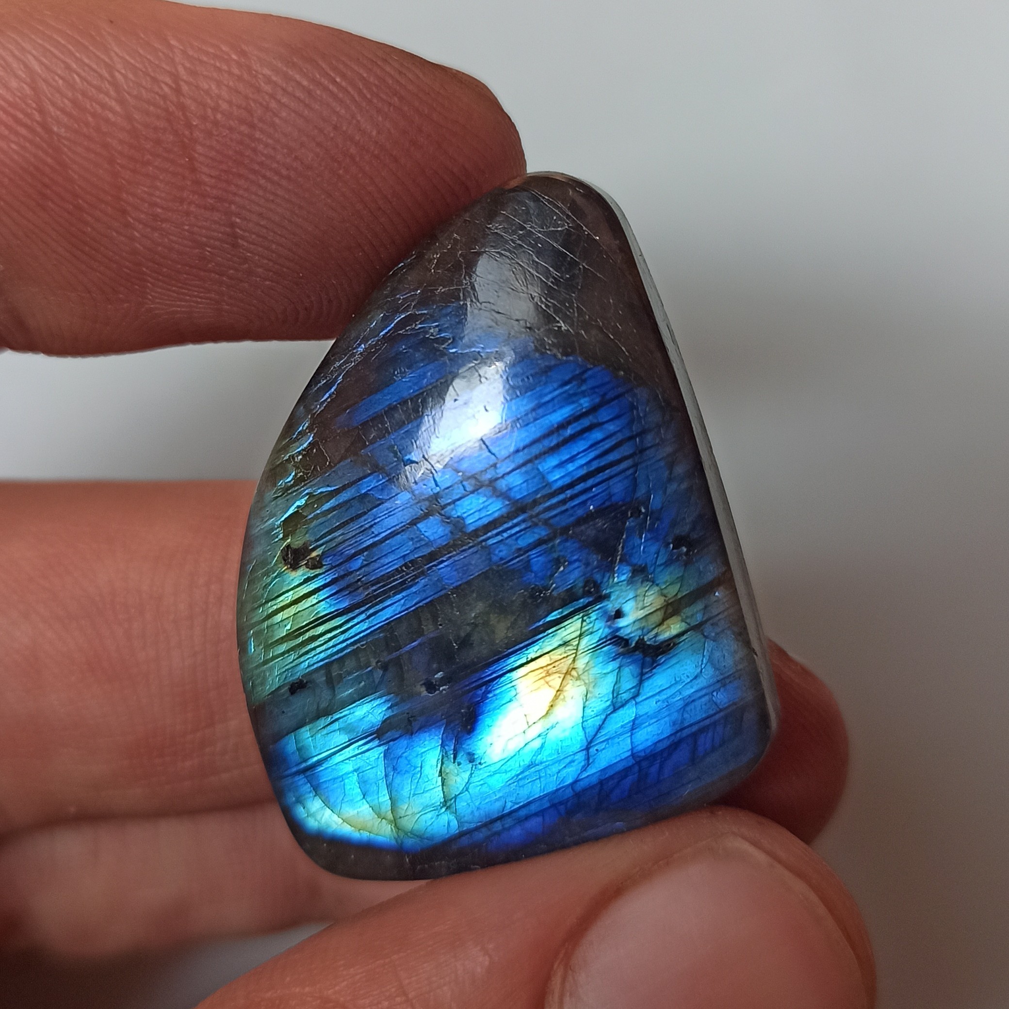 نگین سنگ لابرادوریت آبی رنگین کمانی کد 169