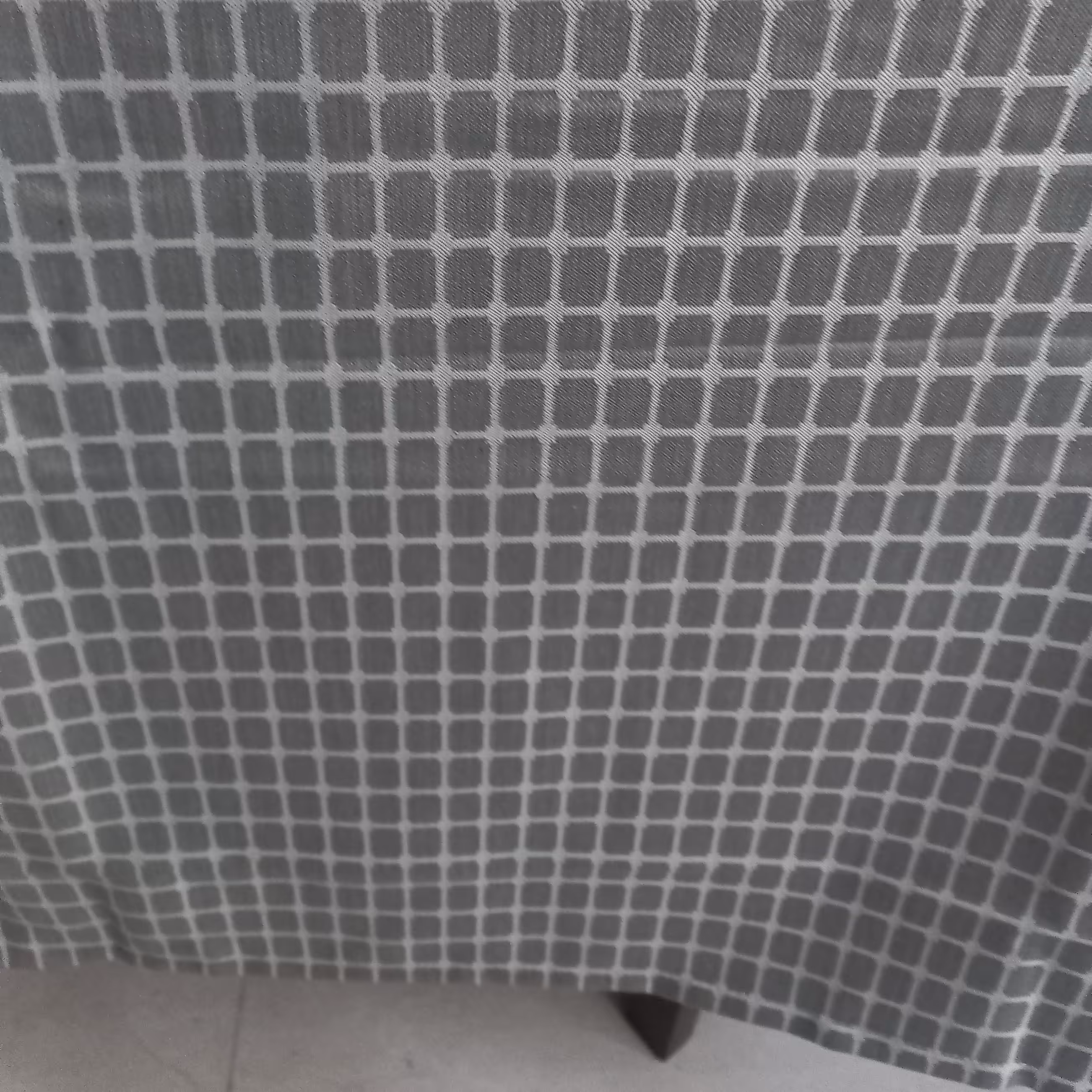 رومیزی مستطیل هشت نفره 243 در 138 سانتیمتر پارچه  ژاکارد رنگ طوسی بروجرد