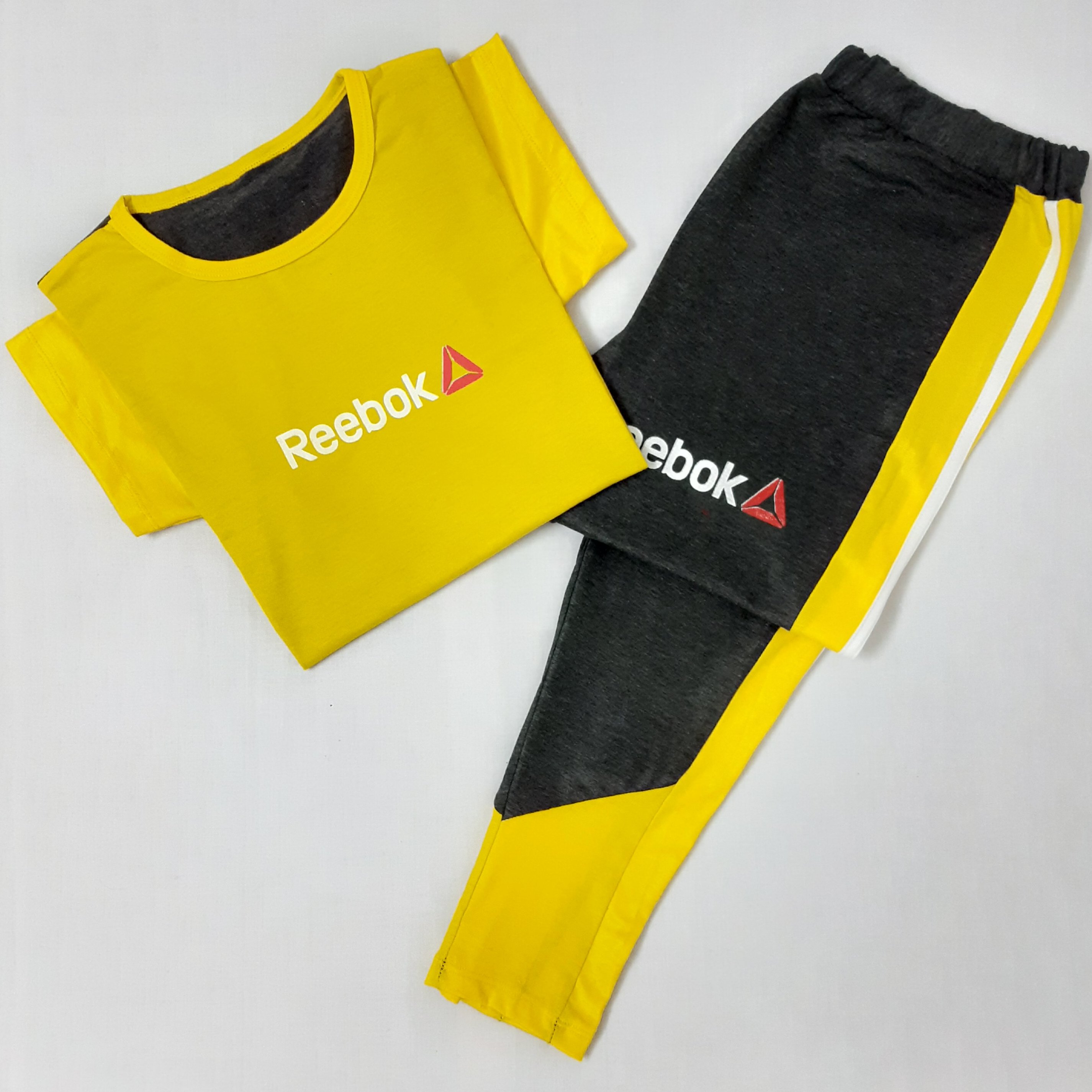 ست تیشرت و شلوار اسپورت ریبوک مناسب برای سایز‌های مختلف