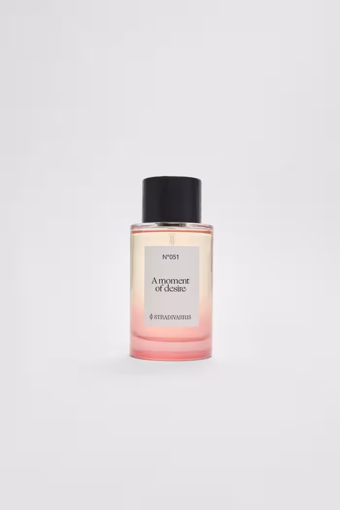 عطر زنانه N.051 لحظه ای از EAU DE Stradivarius