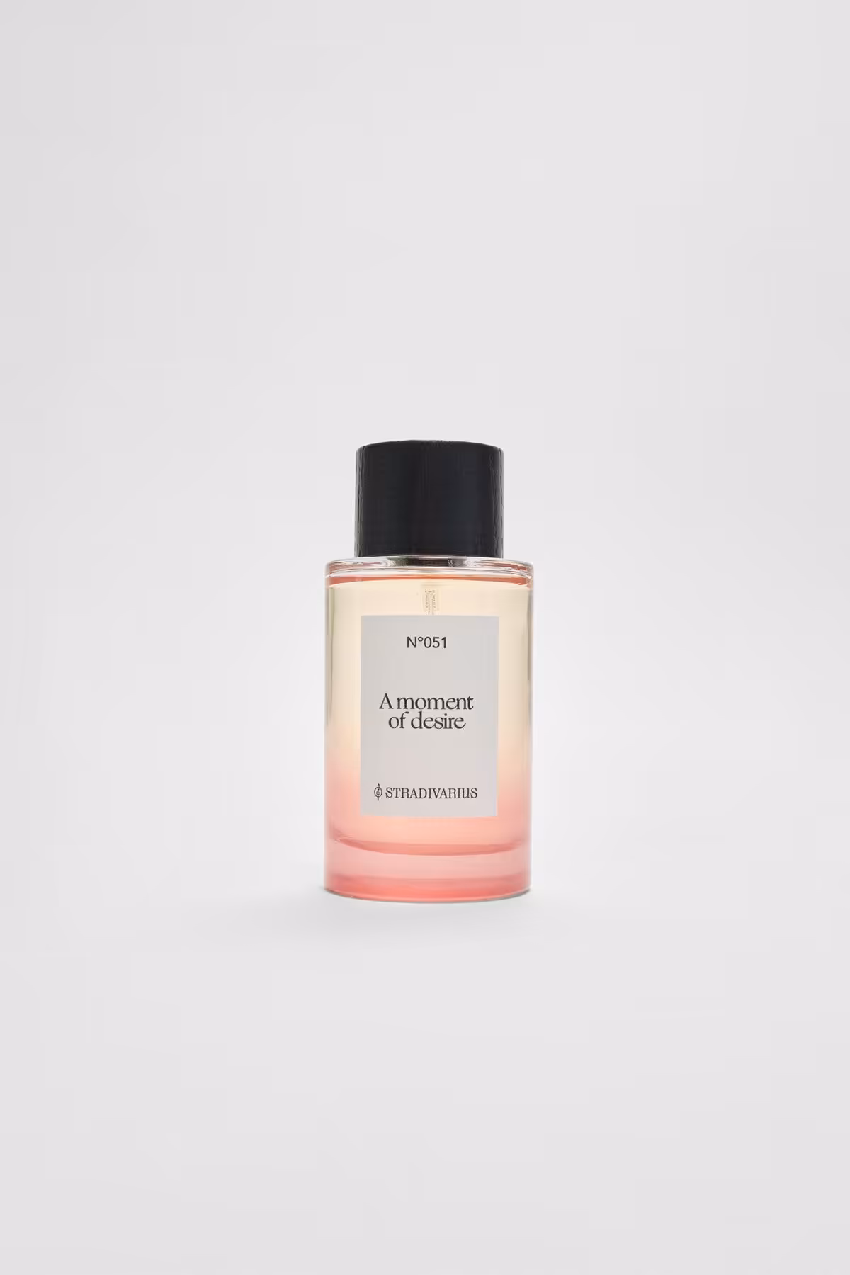 عطر زنانه N.051 لحظه ای از EAU DE Stradivarius