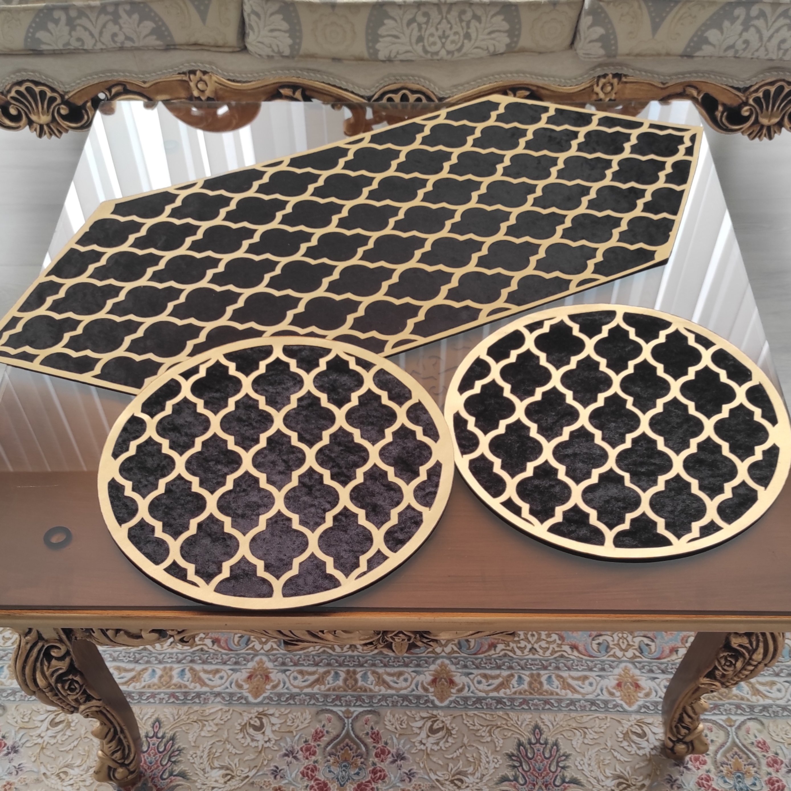 رومیزی قهوهای طلایی