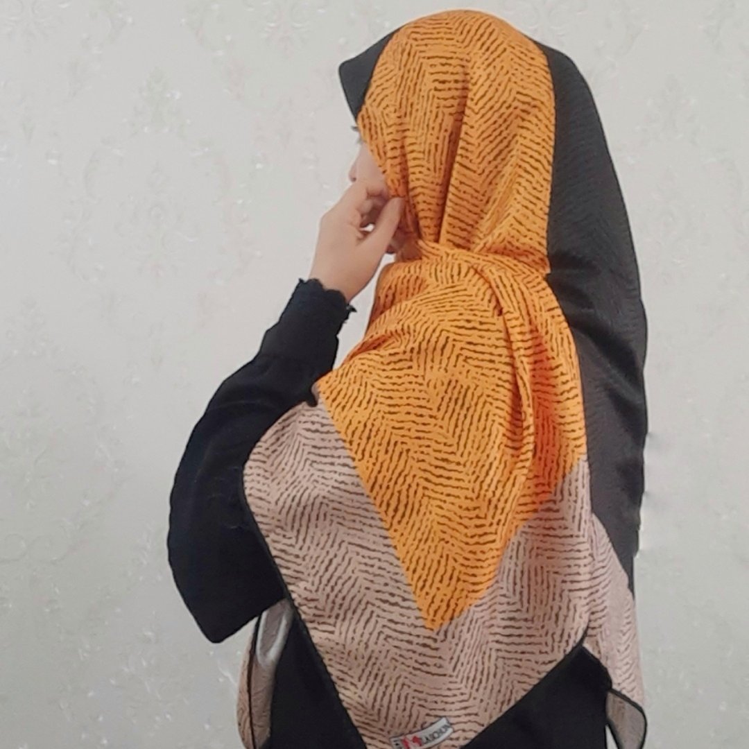 3 ،روسری نخی کشمیر،طرح چند تکه،قواره   140،مناسب پاییز وزمستان ،ایستایی خوبی داره