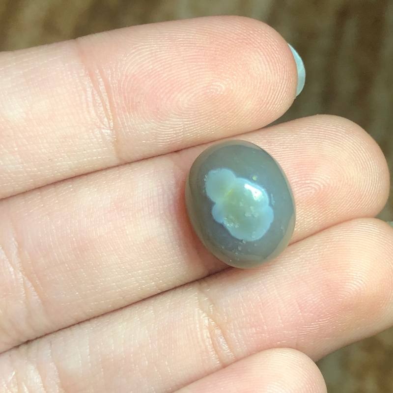 عقیق باباقوری موکول دار رحمانی بسیار خوش رنگ و زیبا 
کدمحصول 564