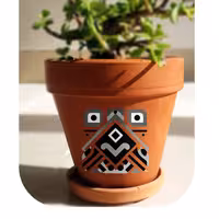 گلدان سفالی طرح دار-02