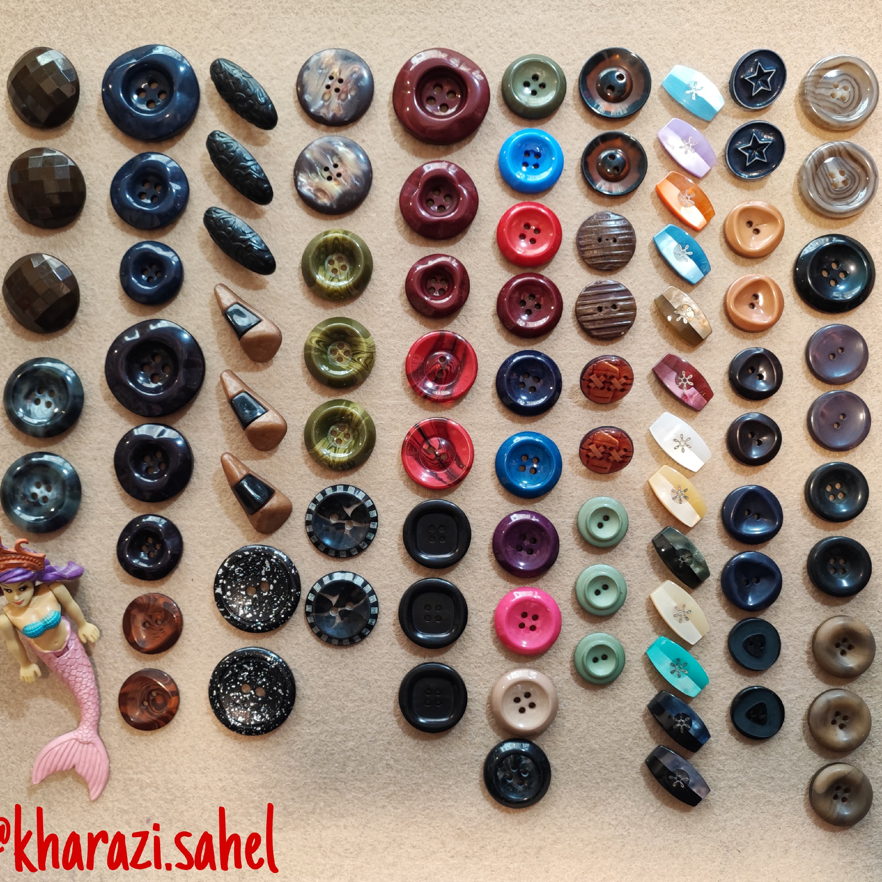 دکمه پالتویی رنگی