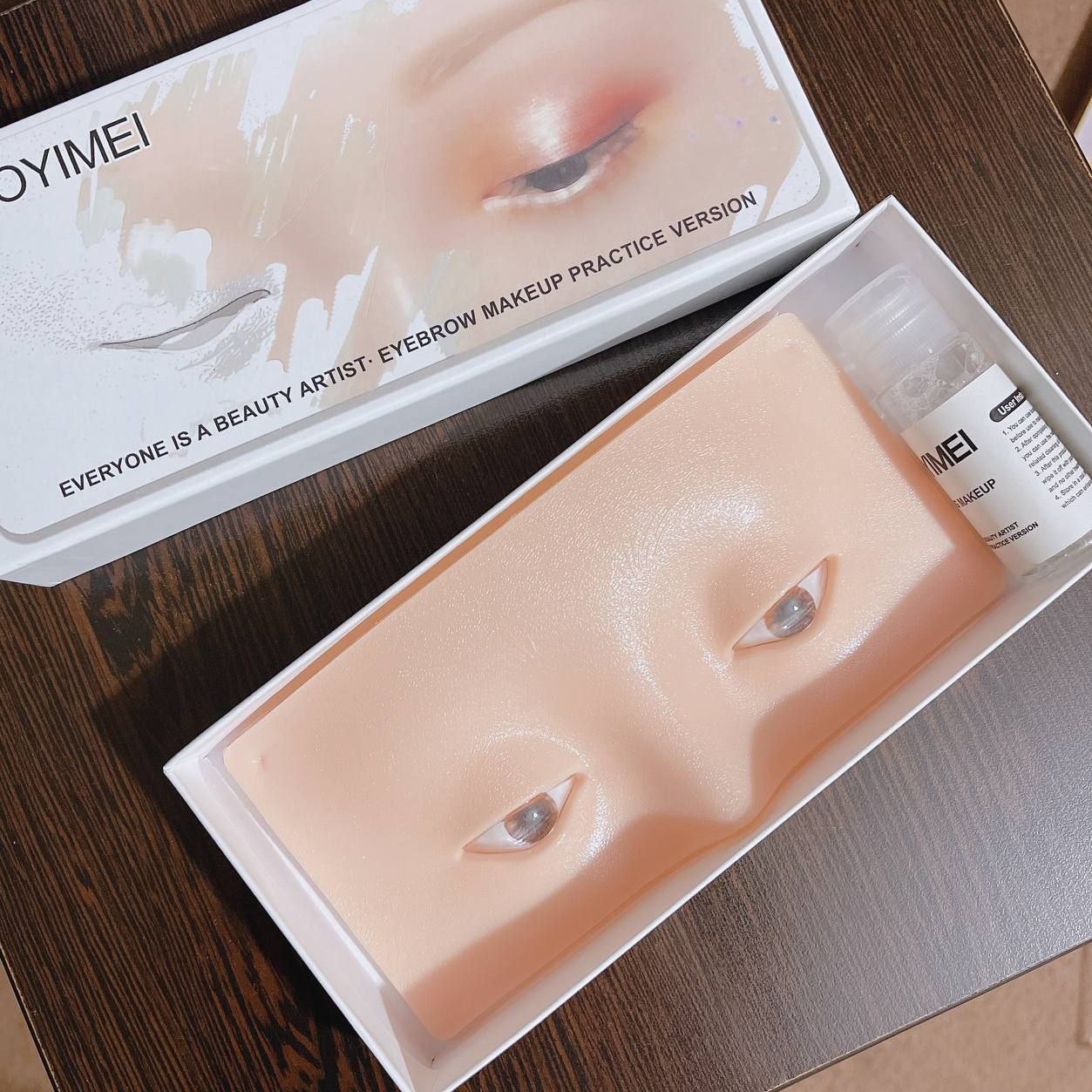 پوست مصنوعی آرایش چشم و ابرو