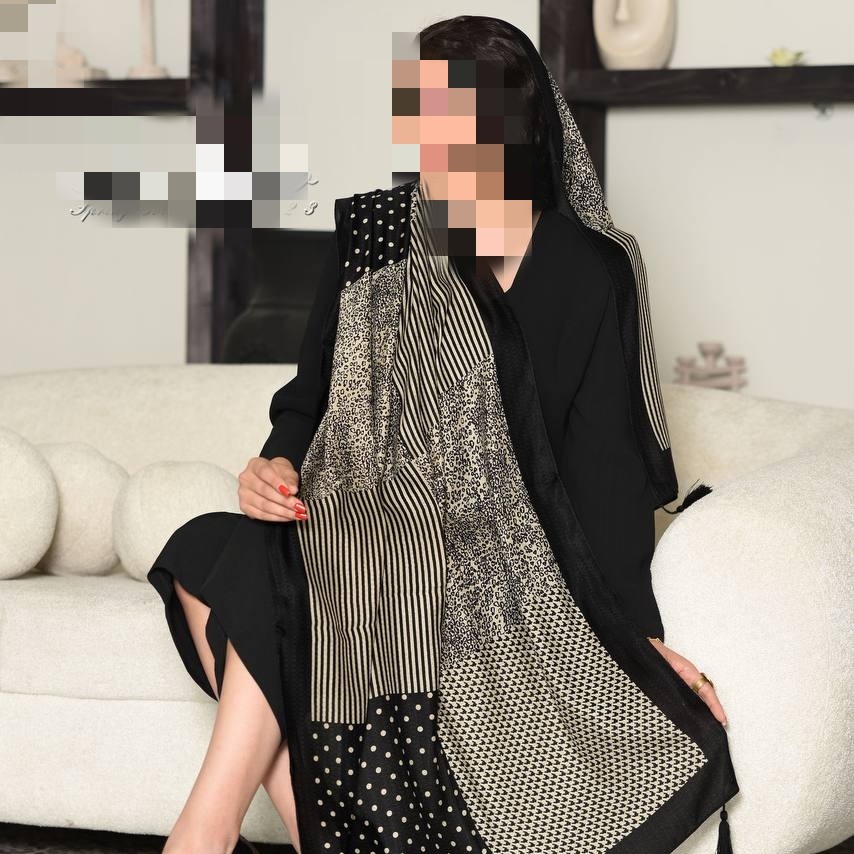 شال نخی مشکی کرم منگوله دار-