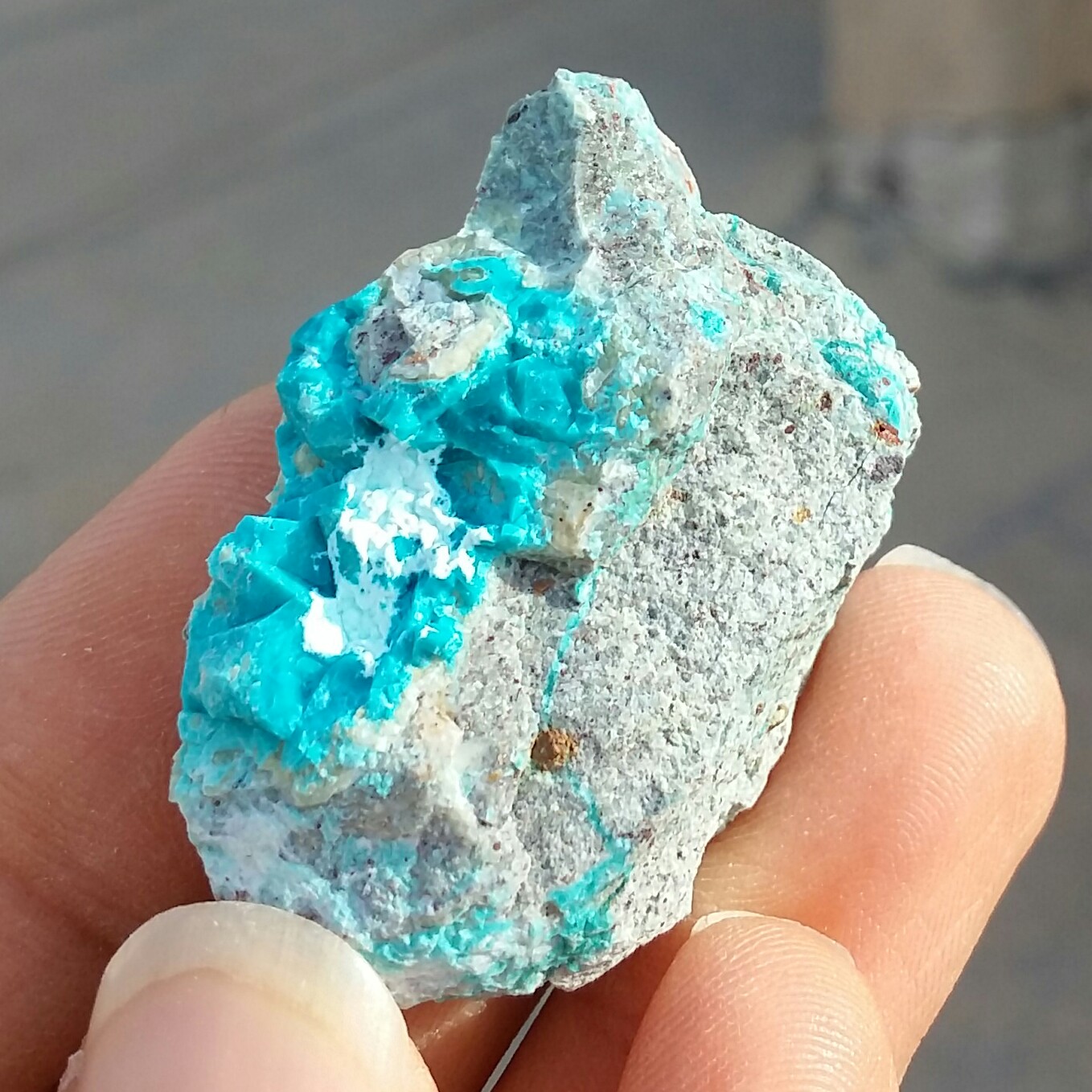 سنگ راف کریزوکولا  کله غازی (سبز آبی) خاص بسیار زیبا کاملا طبیعی چند درجه اختلاف رنگ در نظر بگیرید
کد 12337