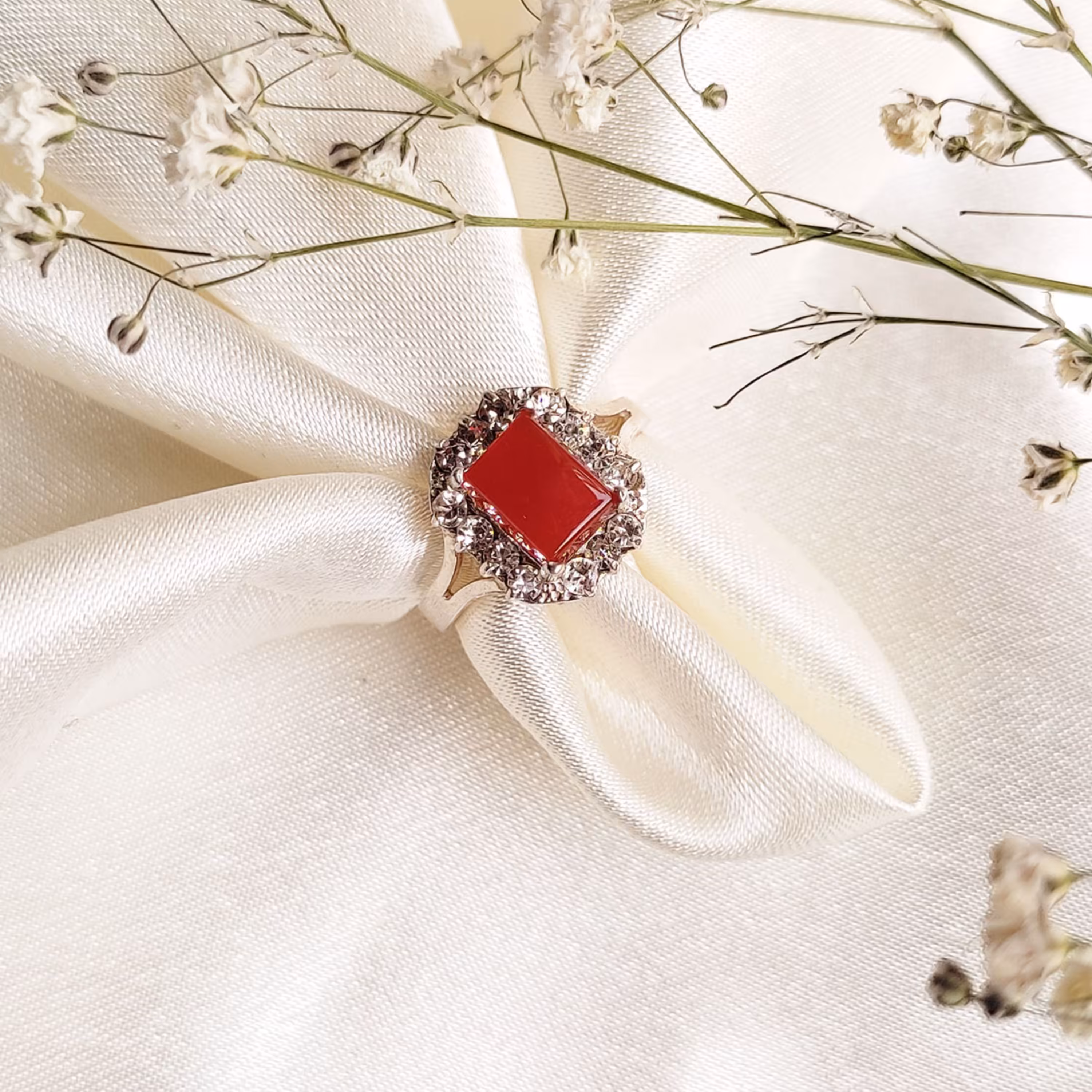 انگشترنقره زنانه عقیق سرخ سلین کالا مدل 10(شناسنامه دار)