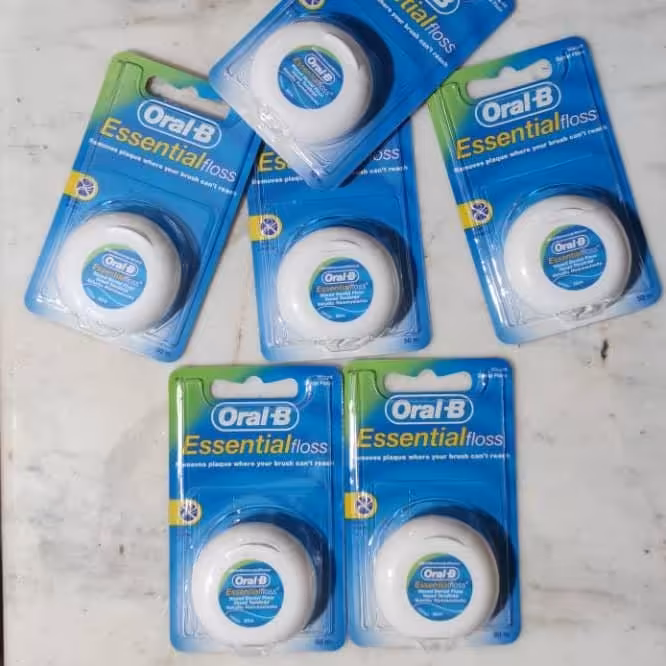 نخ دندان ساده و نعناعی اورال بی