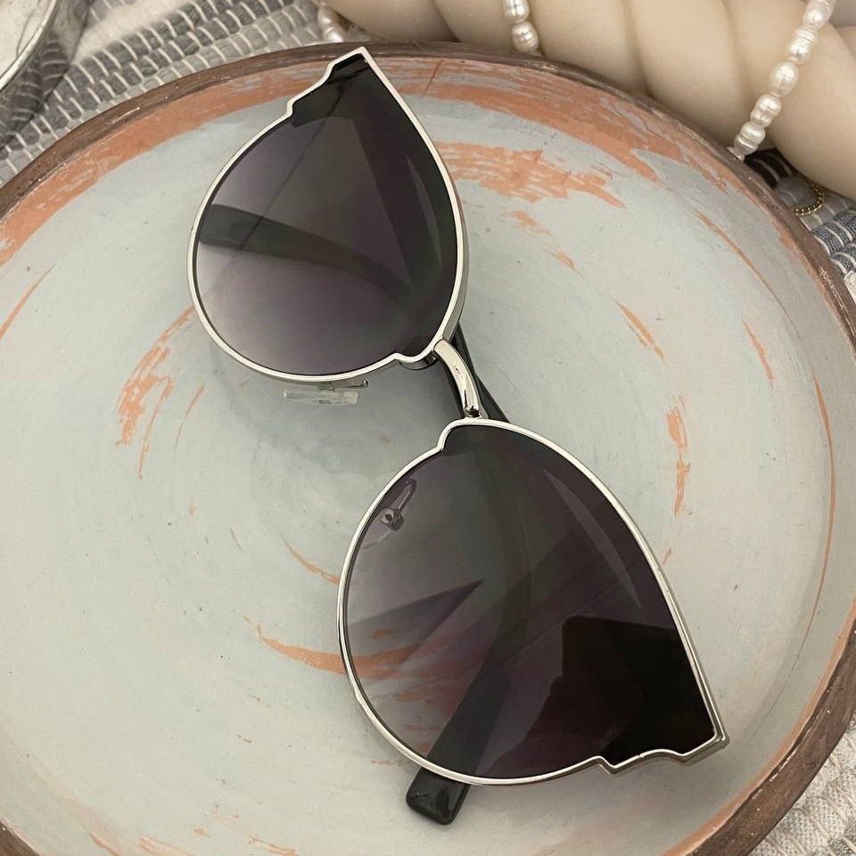 عینک آفتابی مدل گربه ای (Cat Eye Sunglasses)