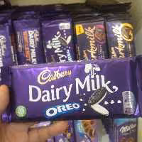 شکلات کدبری تخته‌ای (تبلت) با تکه های بیسکوئیت اوریو محصول انگلستان