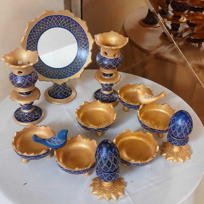 هفت سین شیک وزیبای نقطه کوبی  زمینه سورمه ای  همراه دوعدد پرنده  