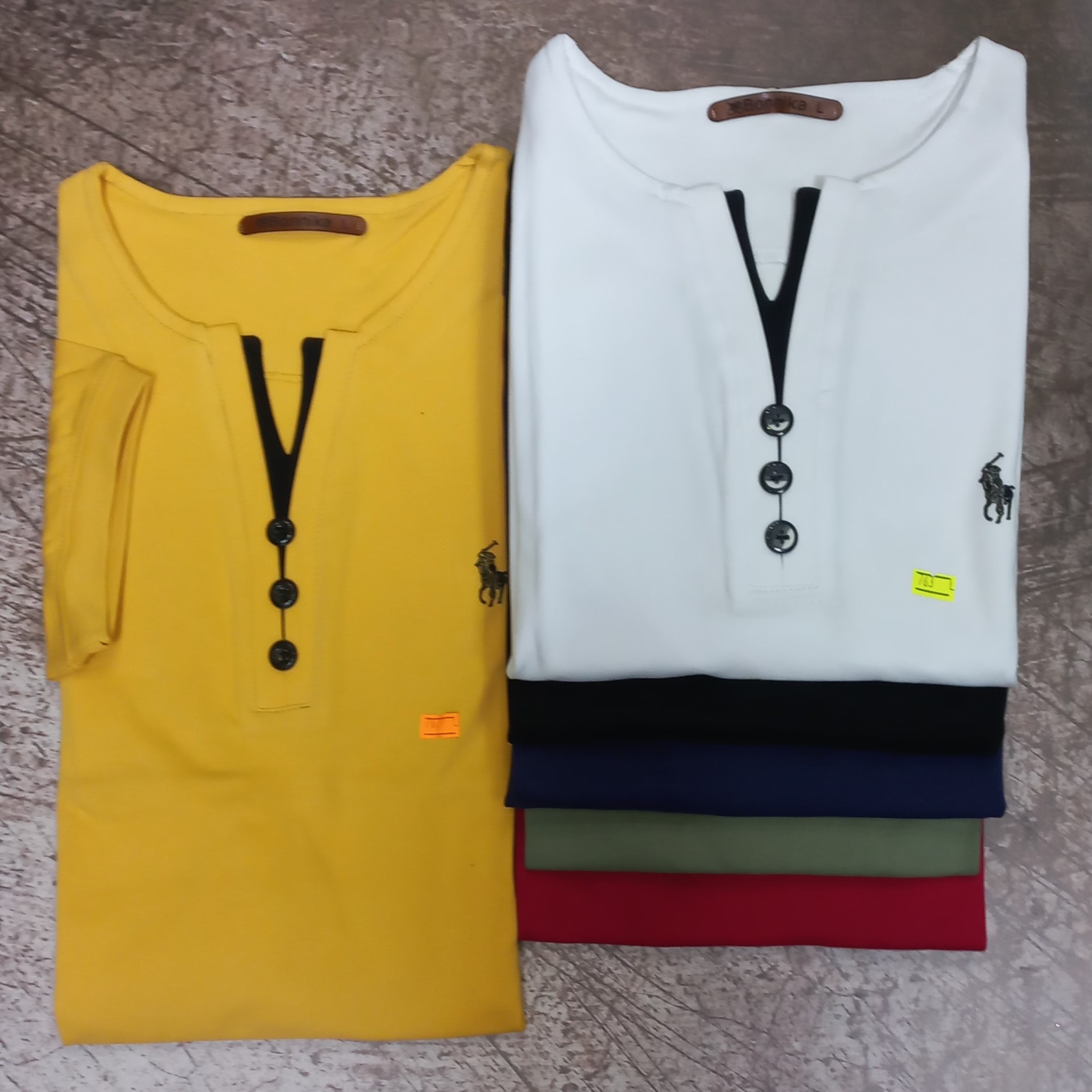 تیشرت مردانه یقه هفت سه دکمه