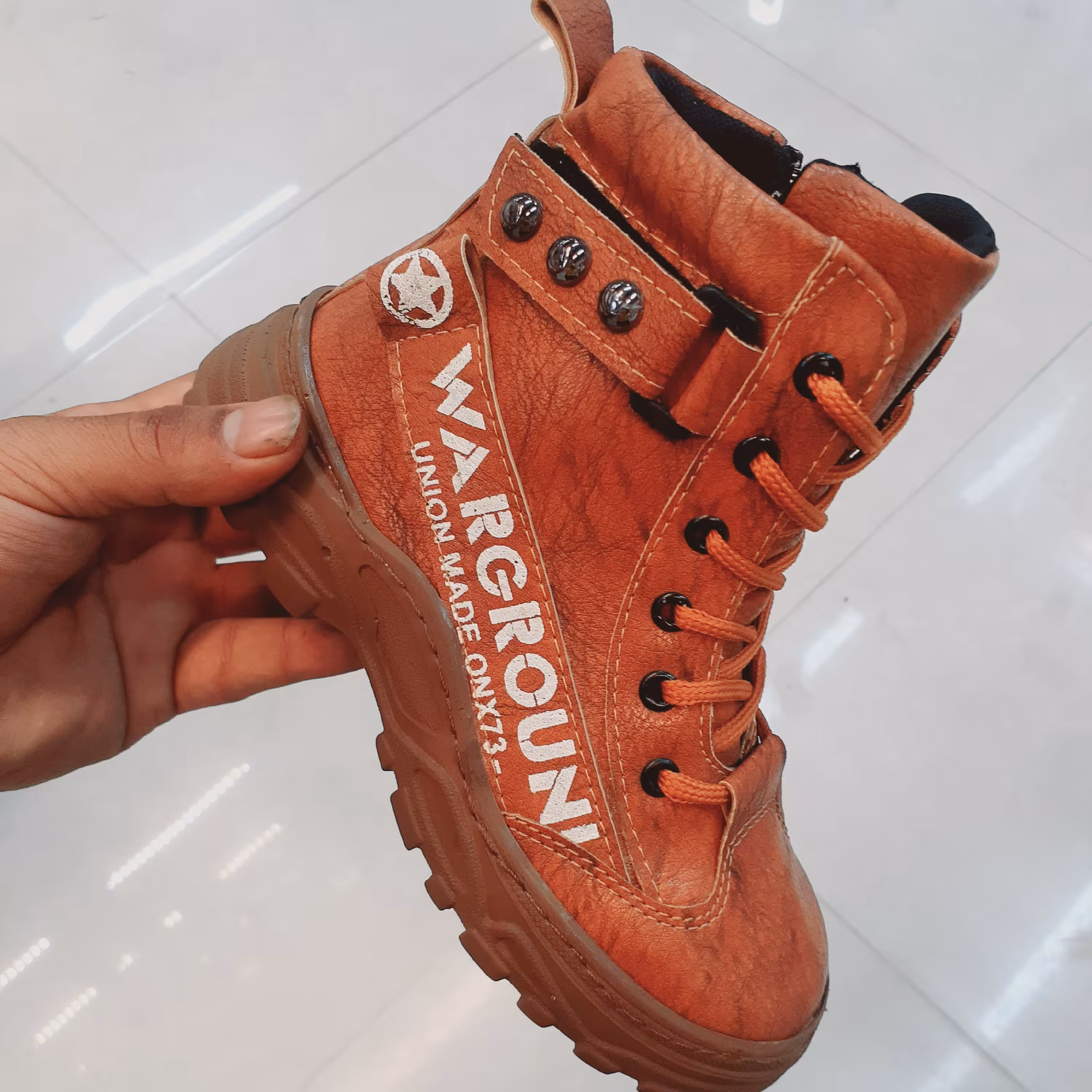 نیم بوت بغل زیپ پسرانه