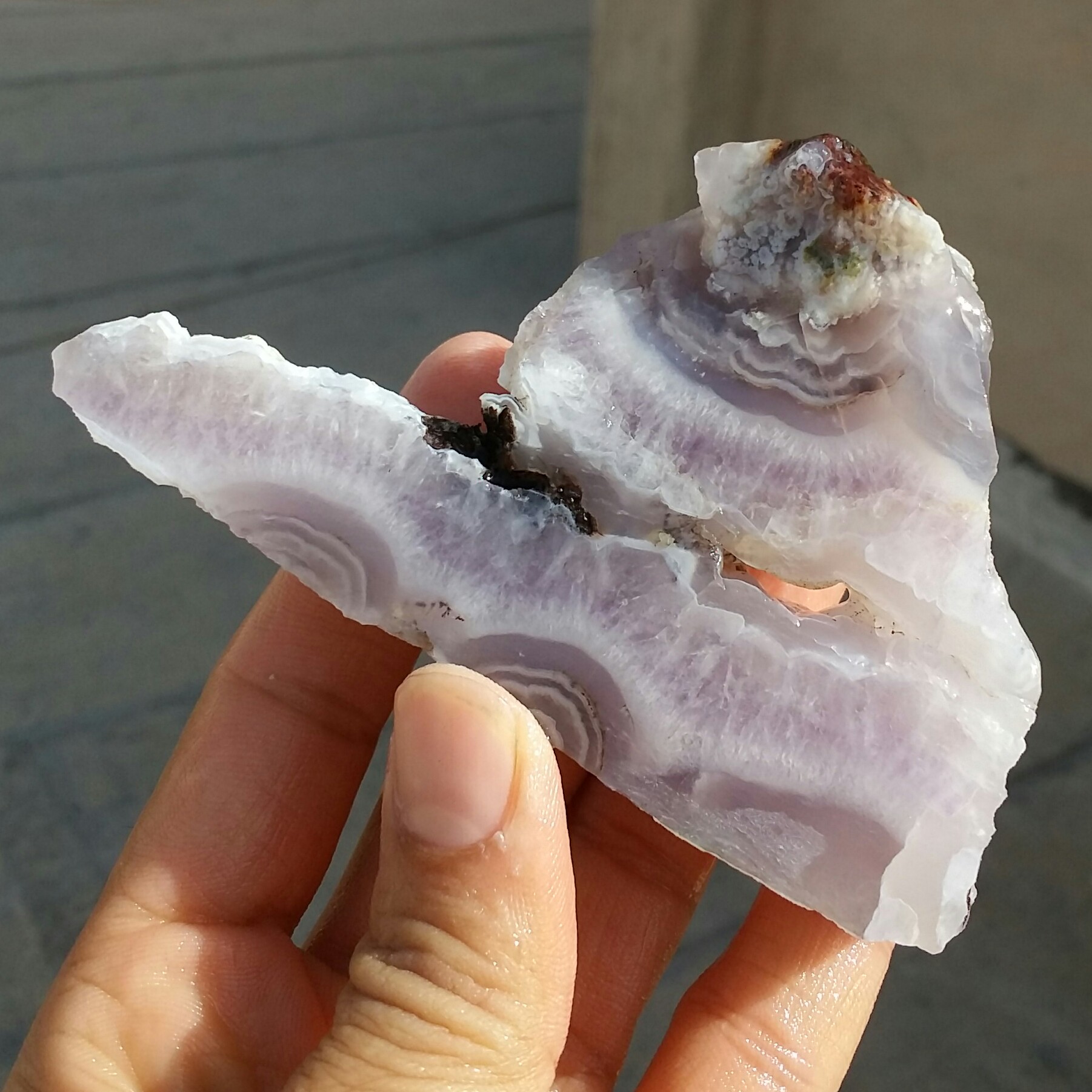 اسلایس سنگ راف آمیتیست همراه با عقیق سلیمانی سه بعدی باباقوری دار و شجر شکوفه زیبا و خاص 100 در 100 طبیعی  
کد 11965