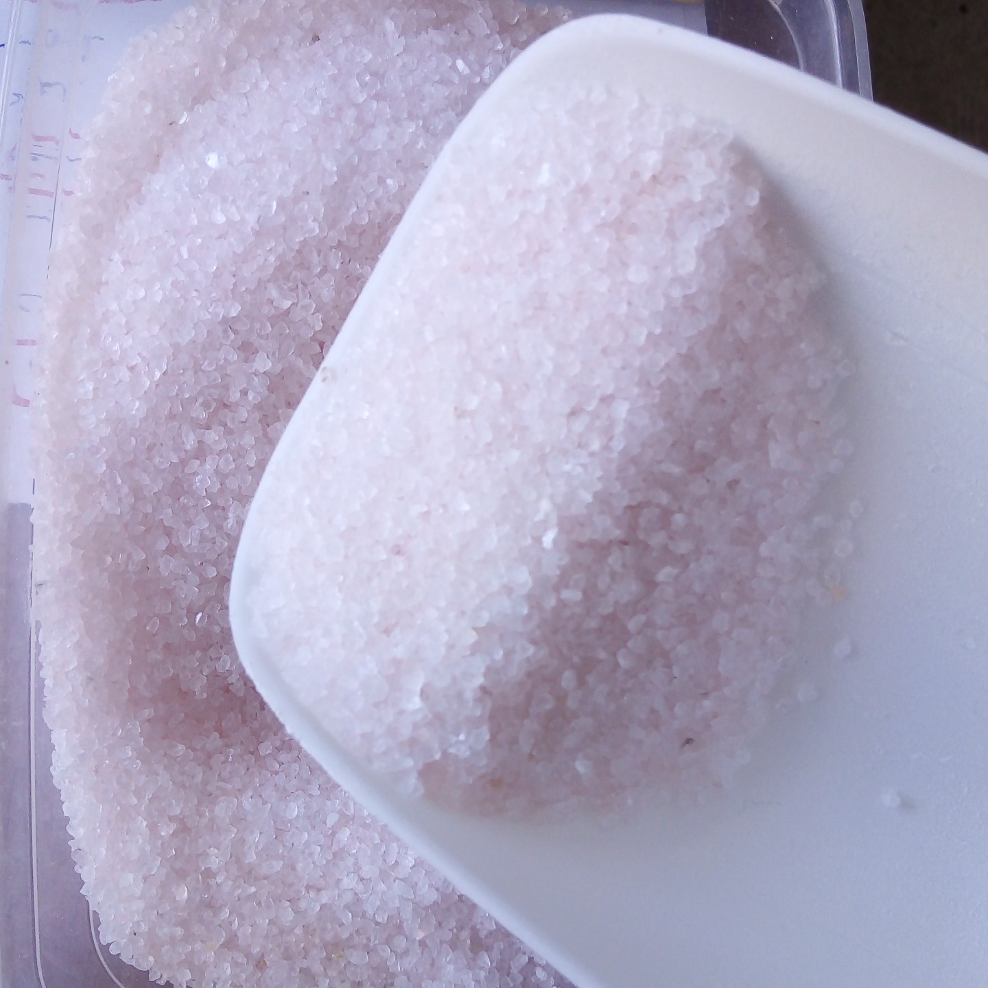 نمک هیمالیا 5 کیلویی دلنمک  کریستال صورتی کم رنگ 