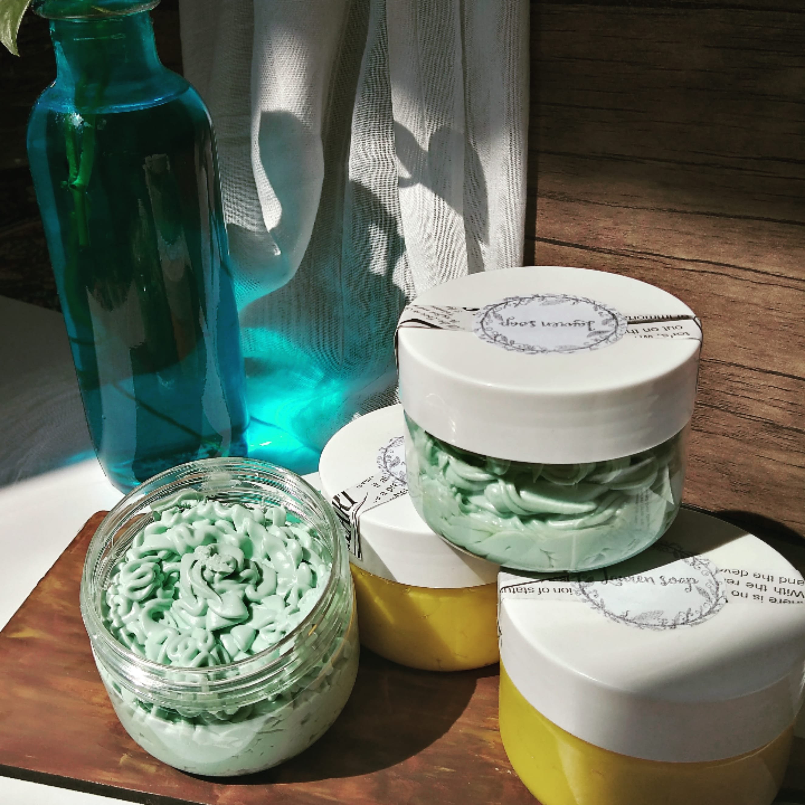 خامه پوست (کرم نرم کننده و آبرسان ارگانیک) 