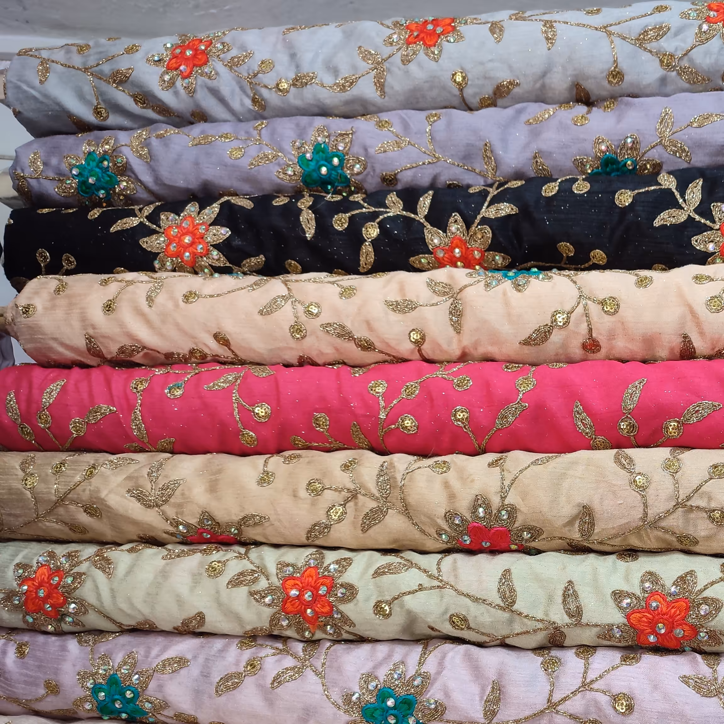 پارچه تافته سوزن دوزی هندی پر کار در 11 رنگ بسیار عالی و زیبا 