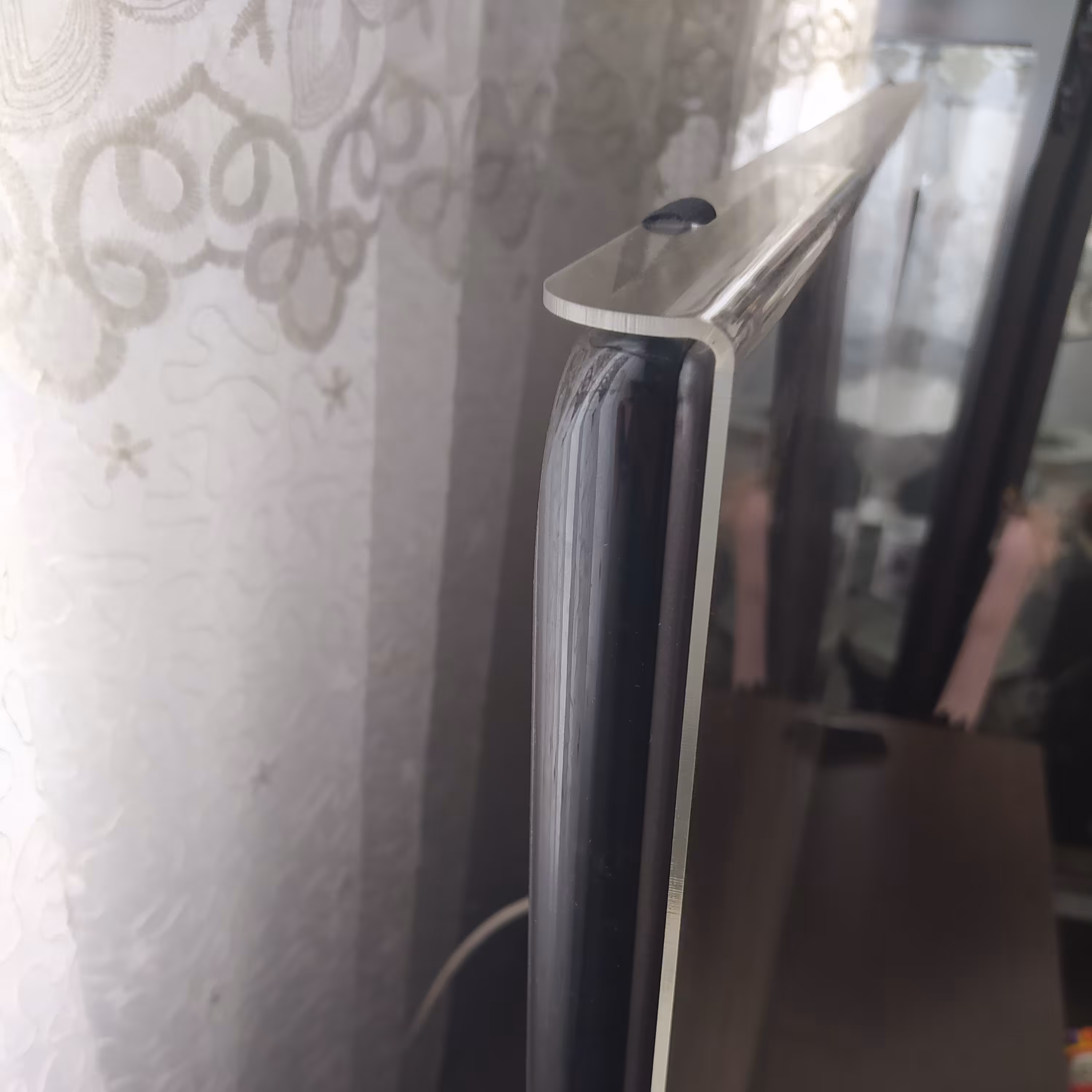 محافظ صفحه تلویزیون 55 اینچ ال ای دی  و گلس  تلویزیون 