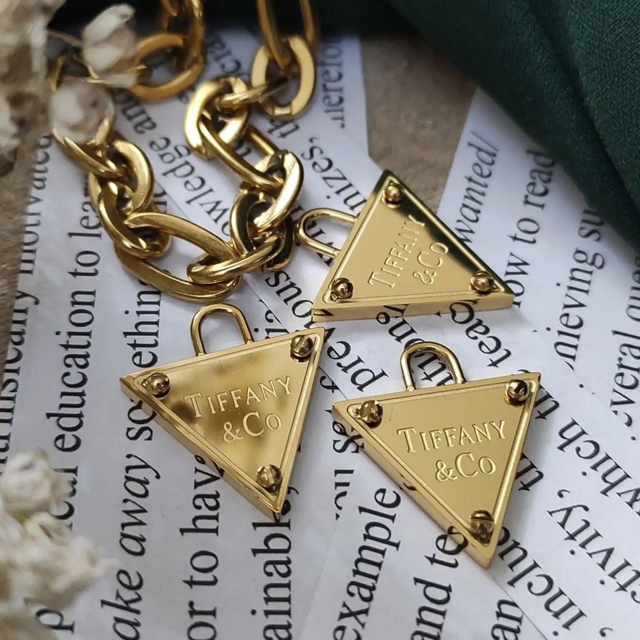 آویز مثلثی تیفانی استیل 