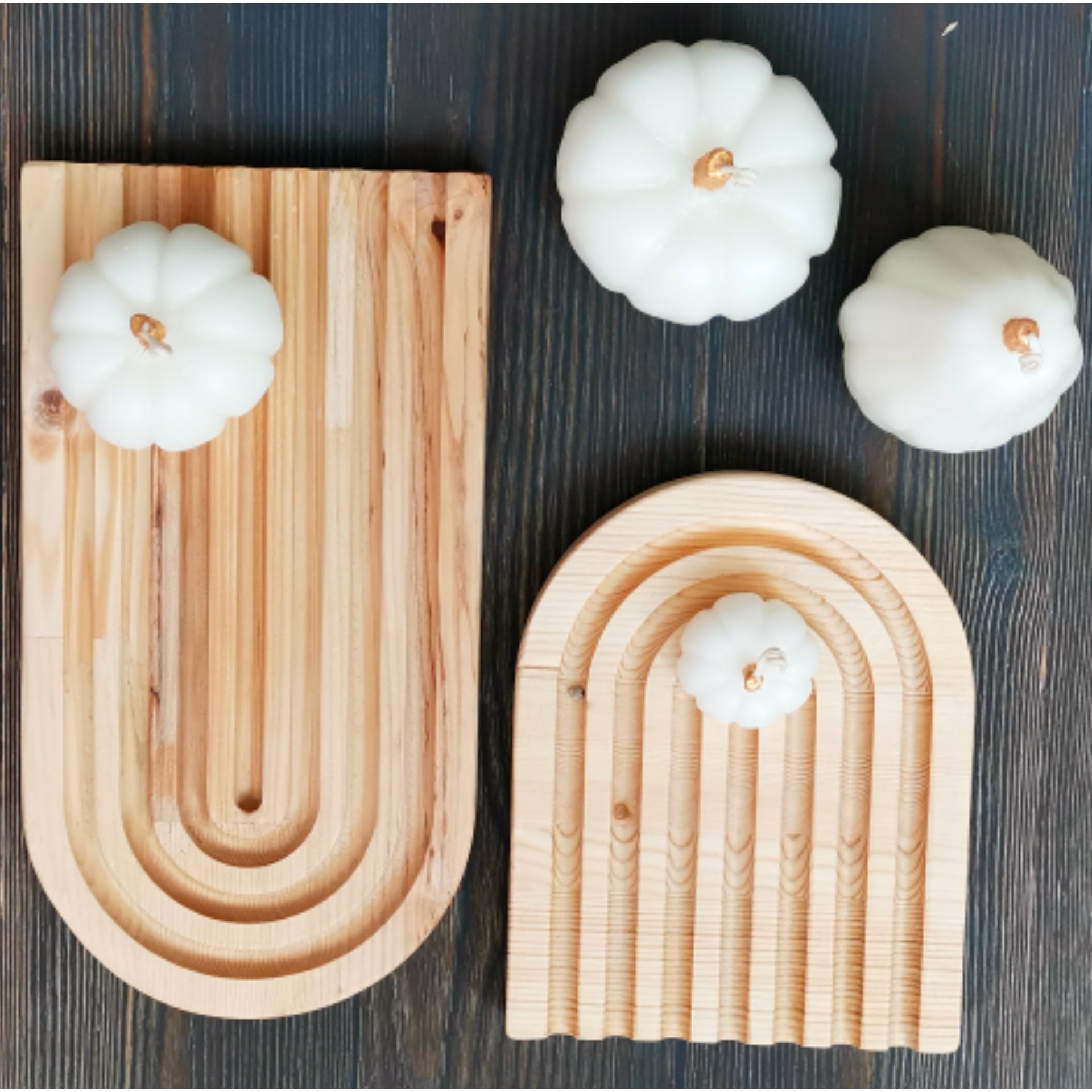 استند چوبی رنگین کمانی