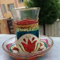  استکان کمر باریک و نعلبکی(از هرکدام یک عدد) 