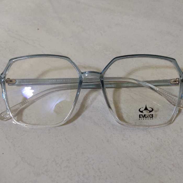 عینک مخصوص موبایل و کامپیوتر صددرصد ضد اشعه با ضمانت دوساله توسط بازرگانی عینک عماد 