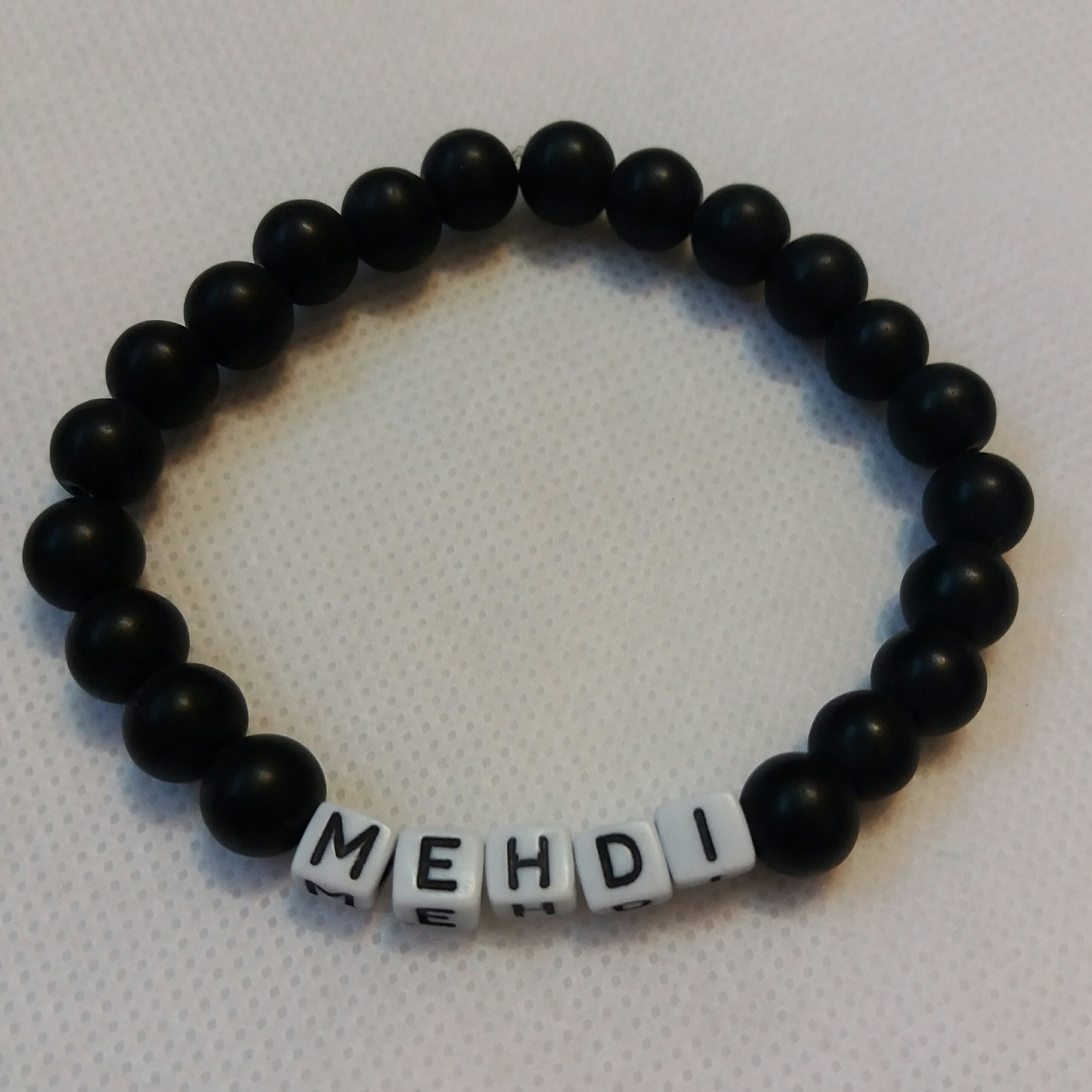 دستبند با اسم دلخواه ساخته میشود