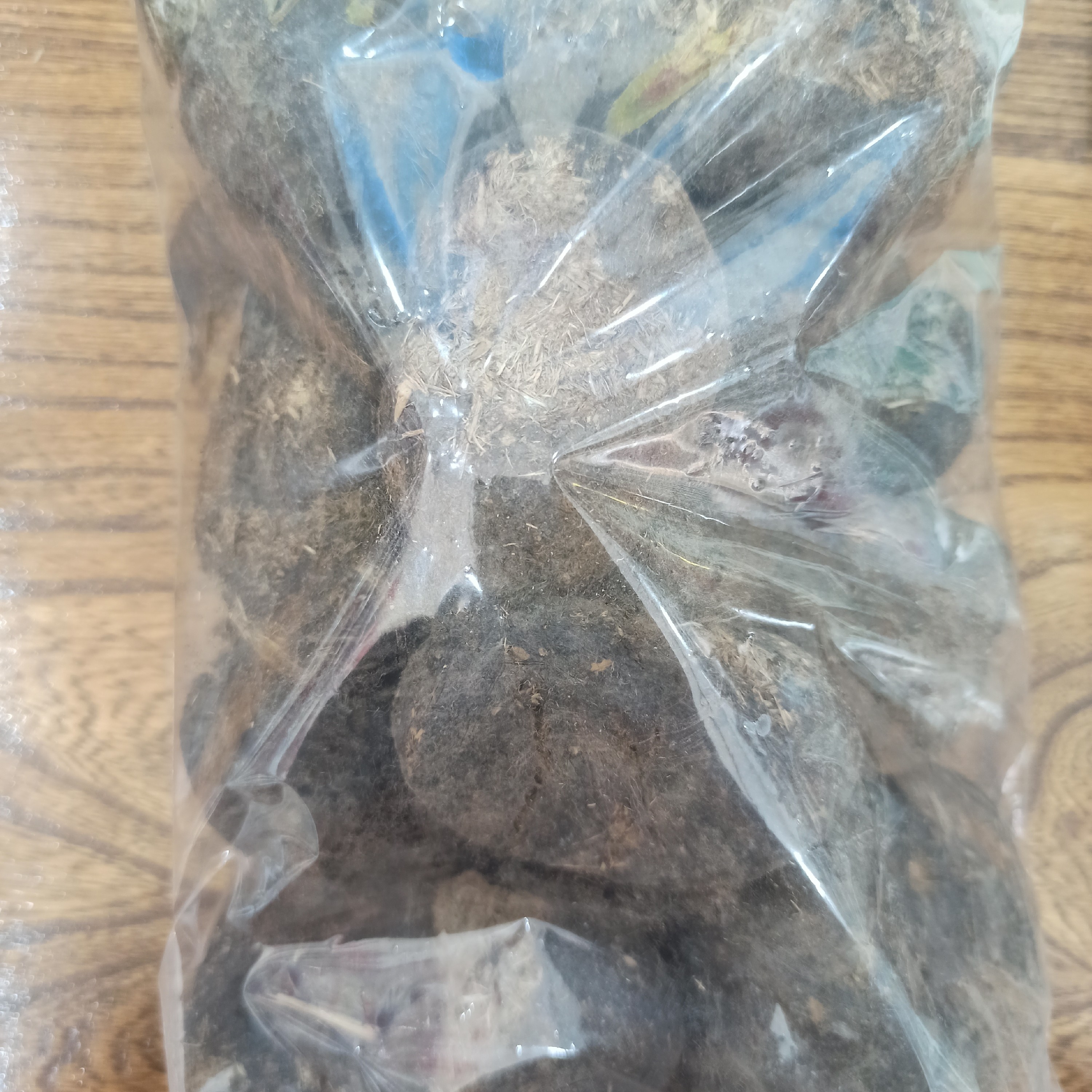 عنبر  نثارا