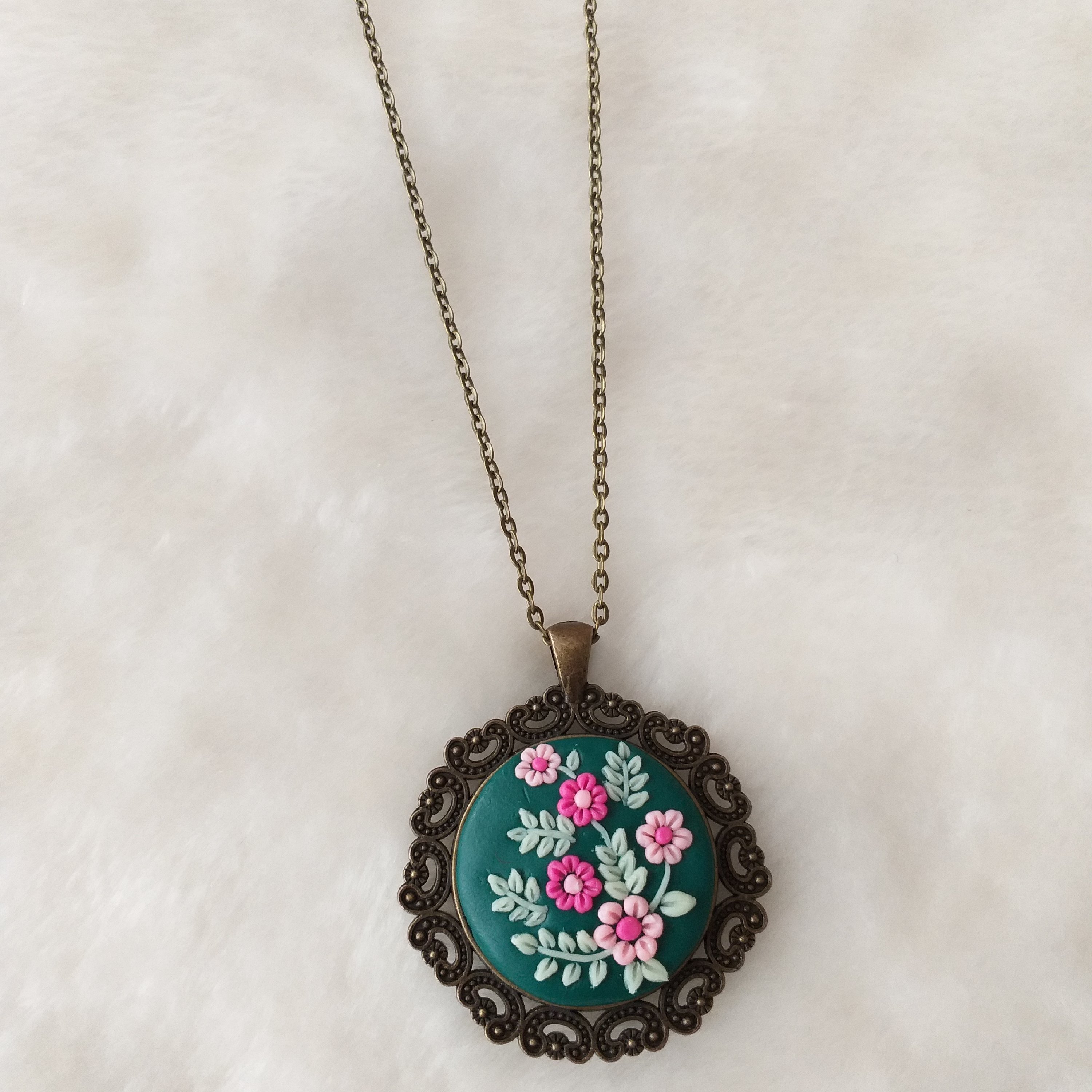 گردنبند طرح گل