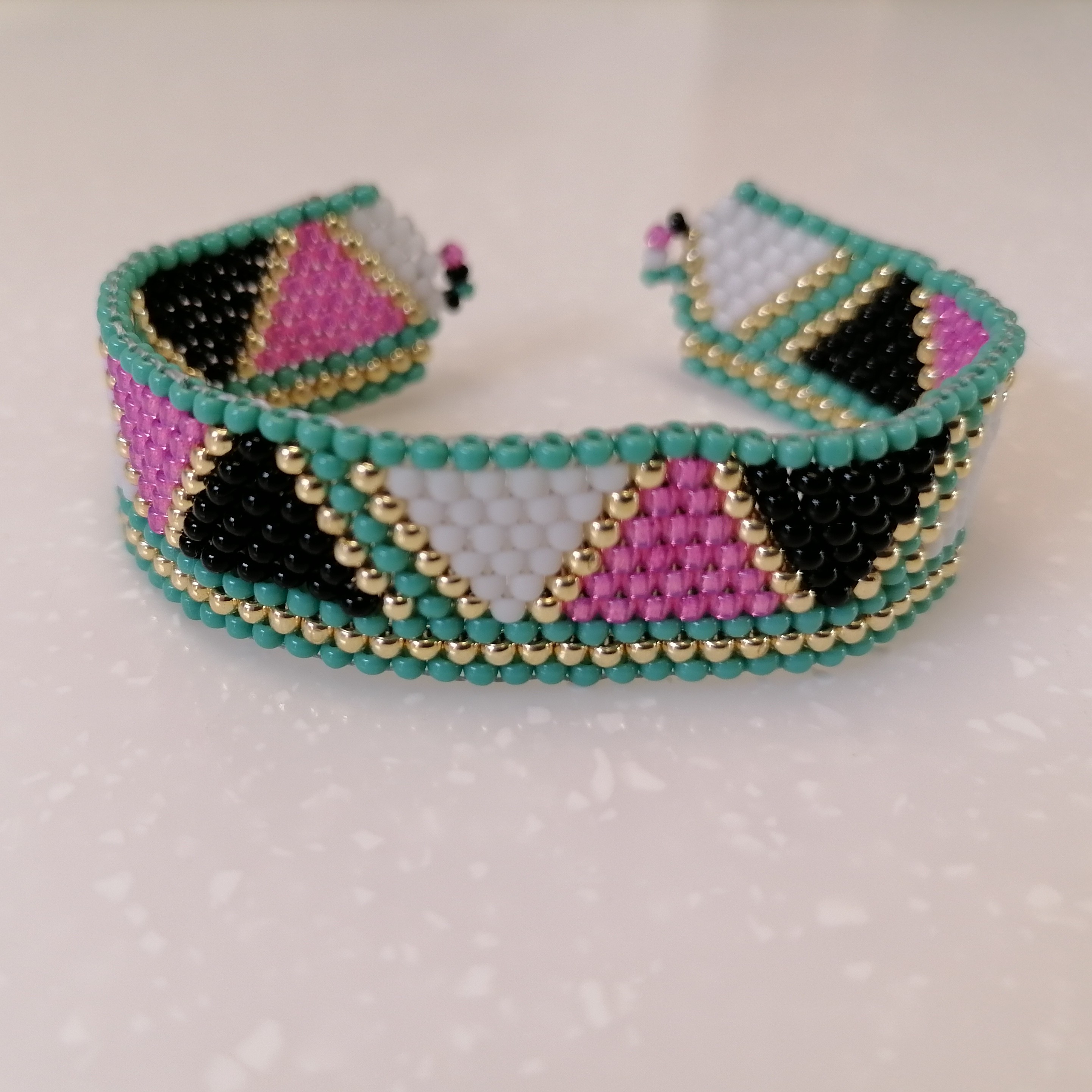 دستبند هفت هشتی