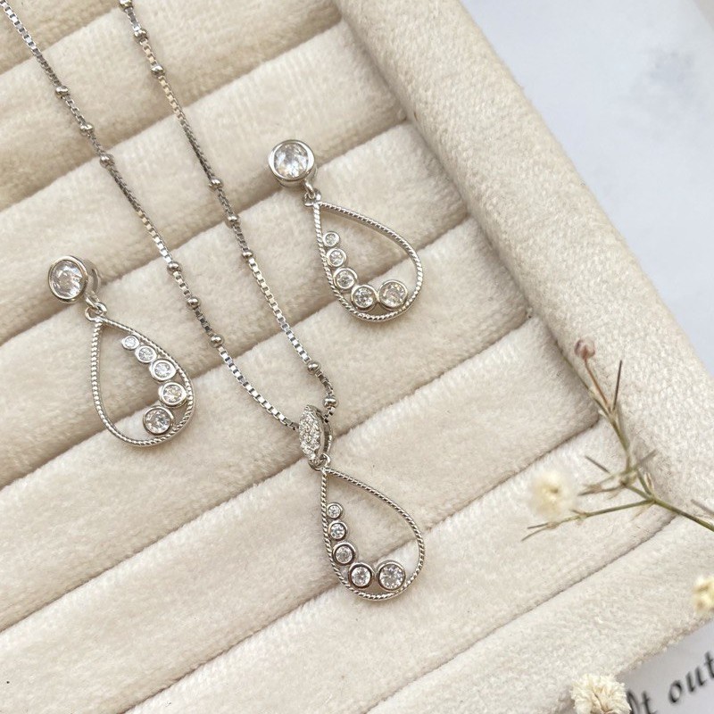 نیمست  نقره 925 طرح اشک با روکش طلا سفید  کد 85