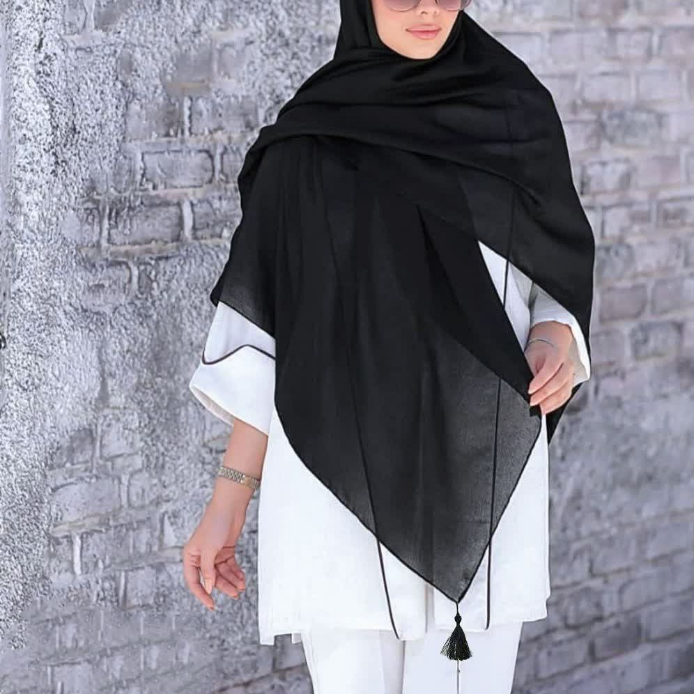 روسری مشکی ساده سوپر نخ منگوله دار قواره متوسط
