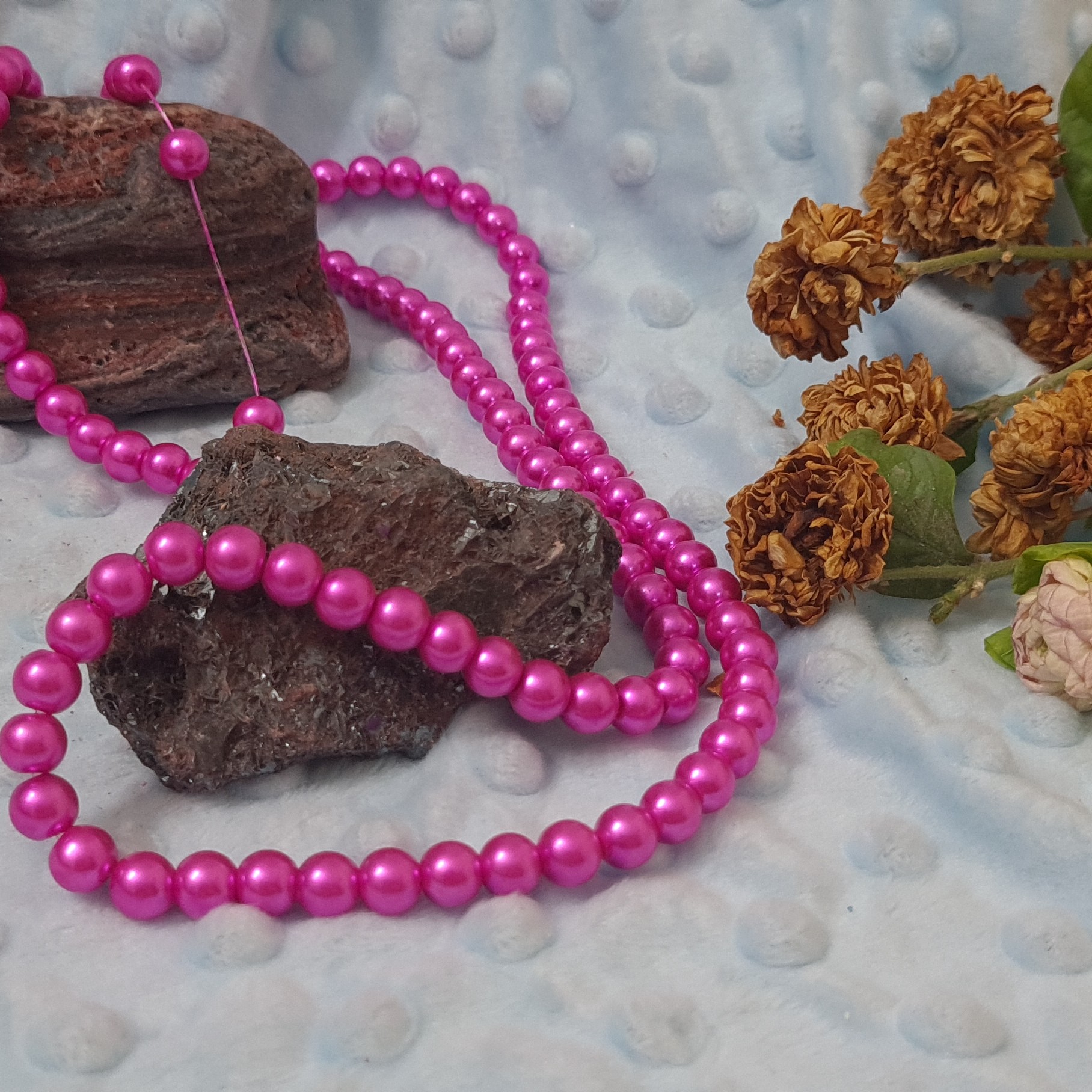 مروارید سنگی کدA شماره 8 ،در 24 رنگ ،شامل 100 عدد مروارید سنگی زیبارنگ صورتی تیره  براق  صدفی مطابق عکس