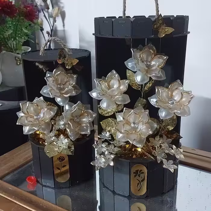 گلدان گل طلایی