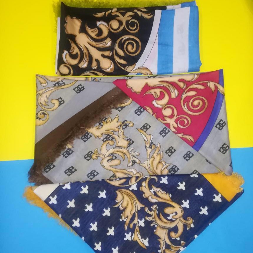 روسری نخی ریشه پرزی