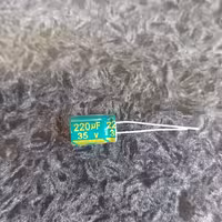 خازن الکترولیتی  220 میکرو 35 ولت Green بسته 10 عددی 