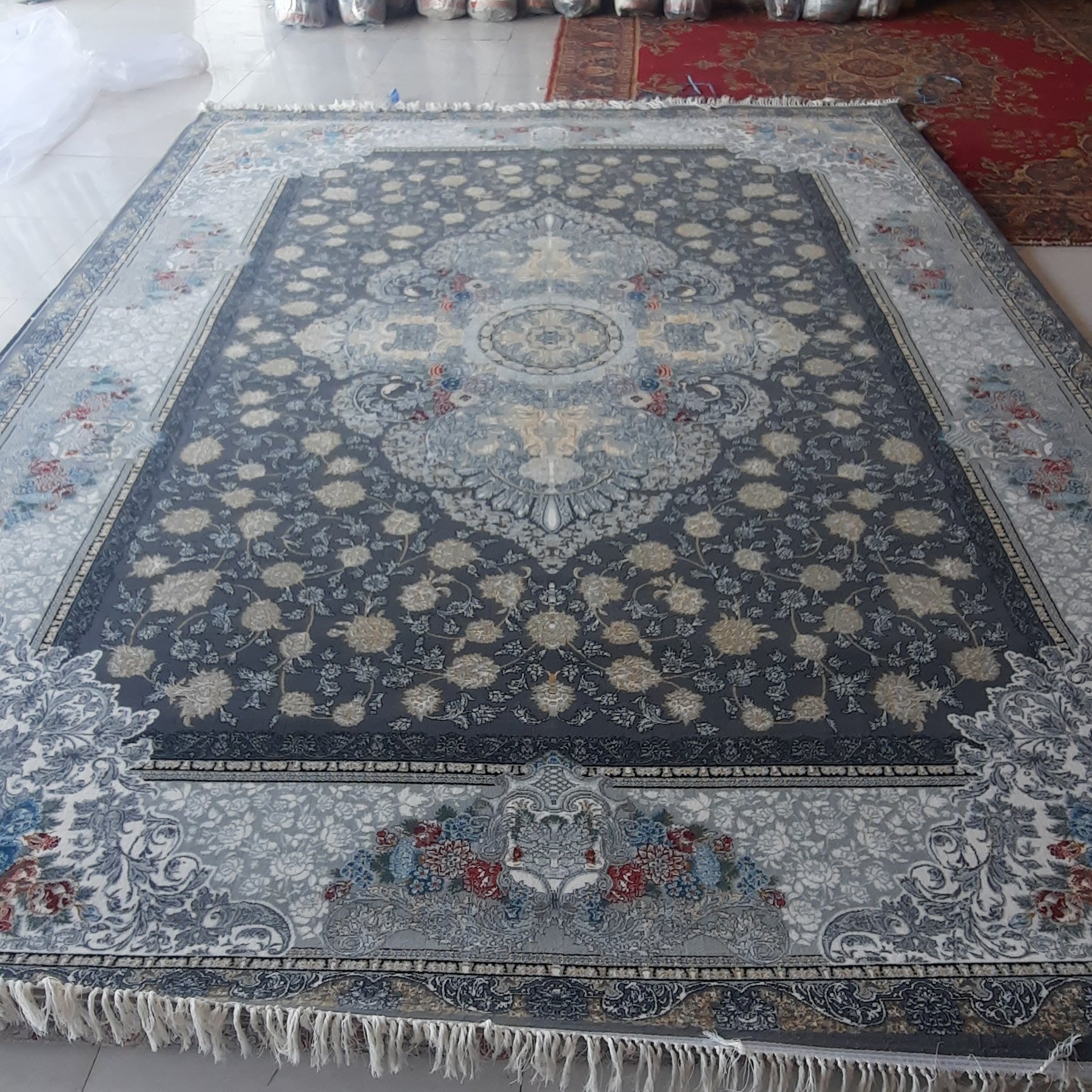 فرش دیبا 12متری 700شانه تراکم 2550 نخ اکرلیک کیفیت عالی 8 رنگ