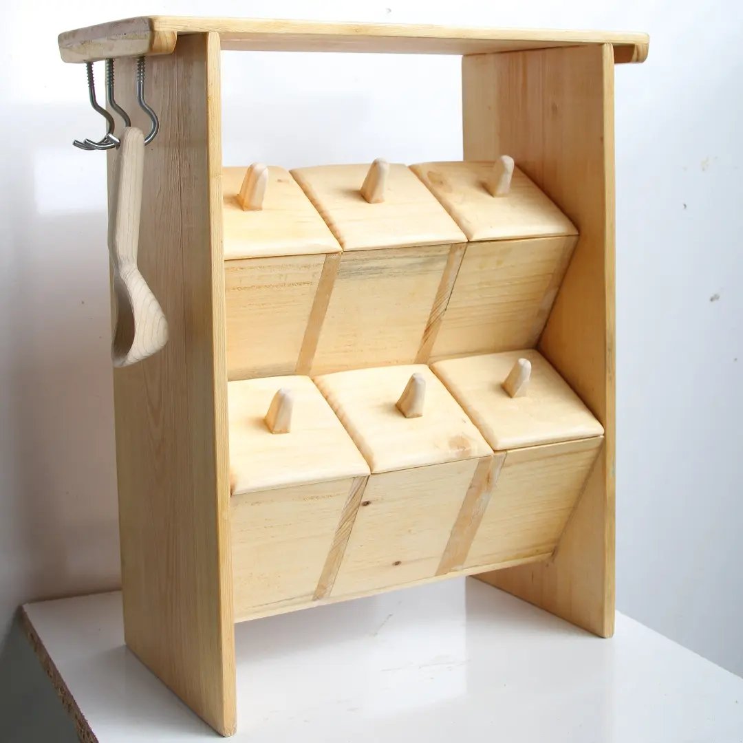 جاادویه کاملا چوبی باضافه یک قاشق چوبی 