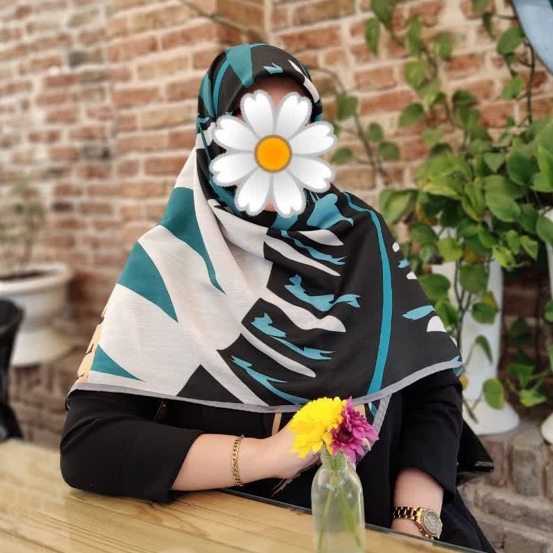 روسری  نخی دور دست دوز طرح هاوایی قواره بزرگ 